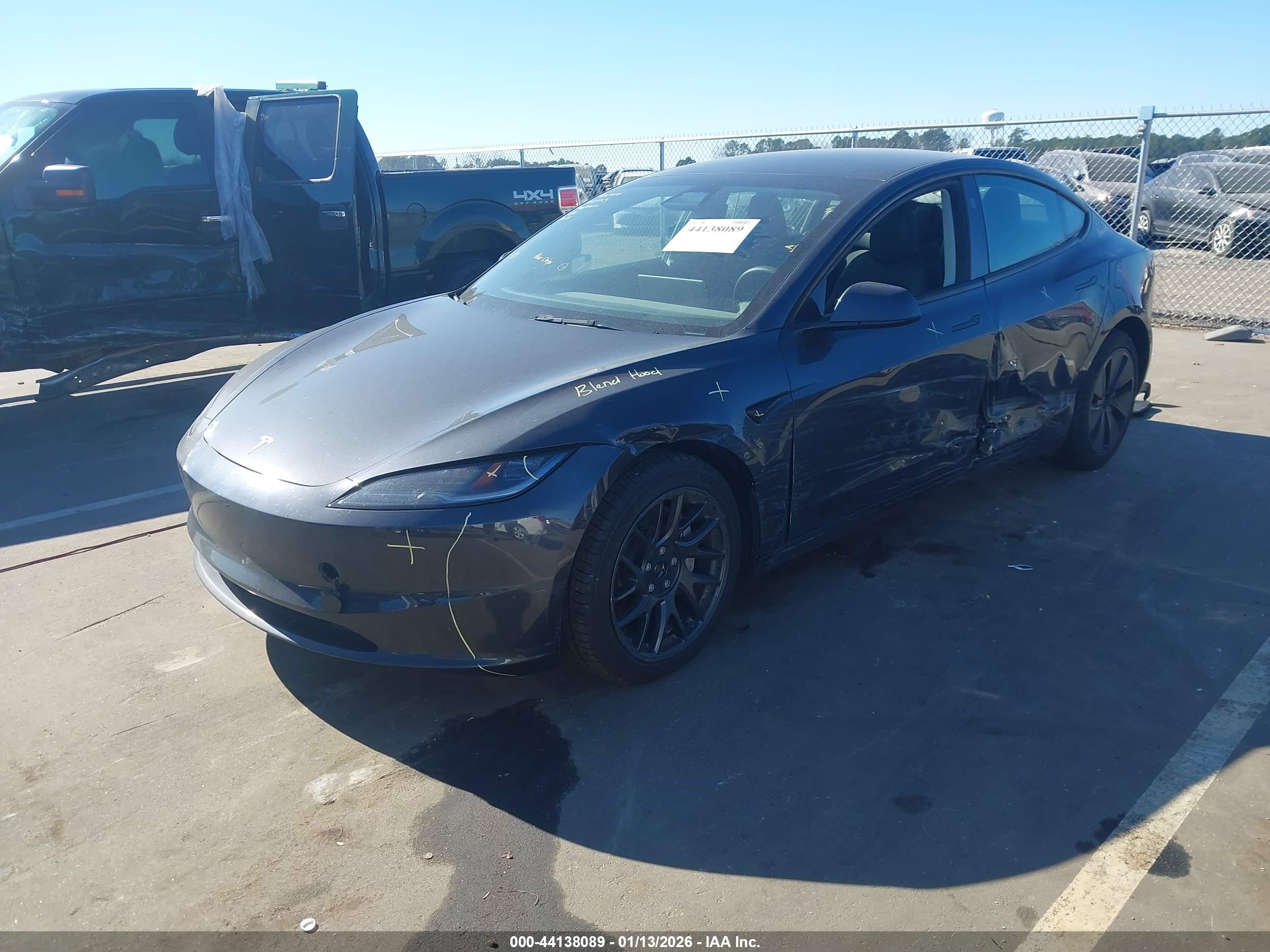 TESLA MODEL image 2