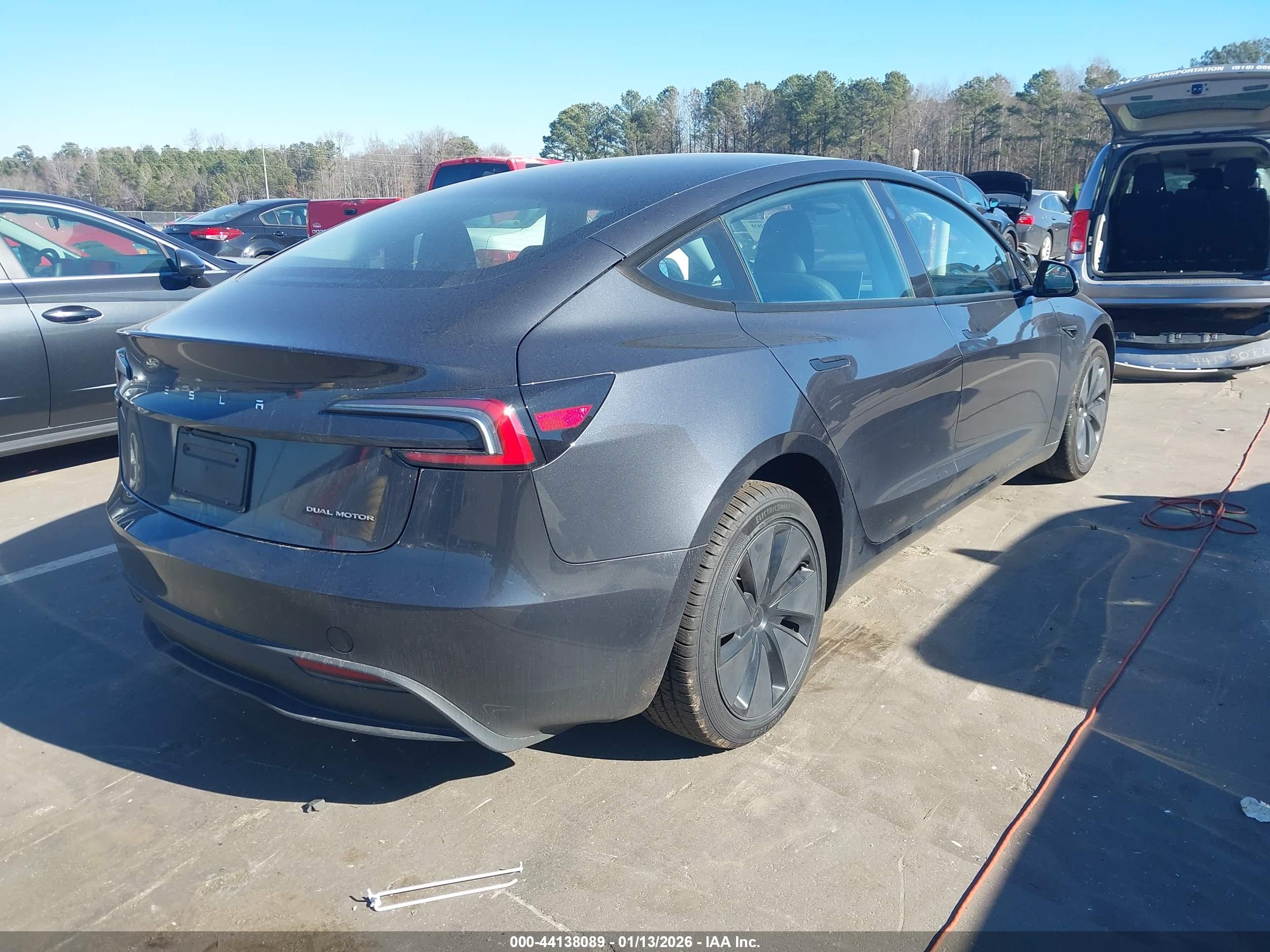 TESLA MODEL image 4