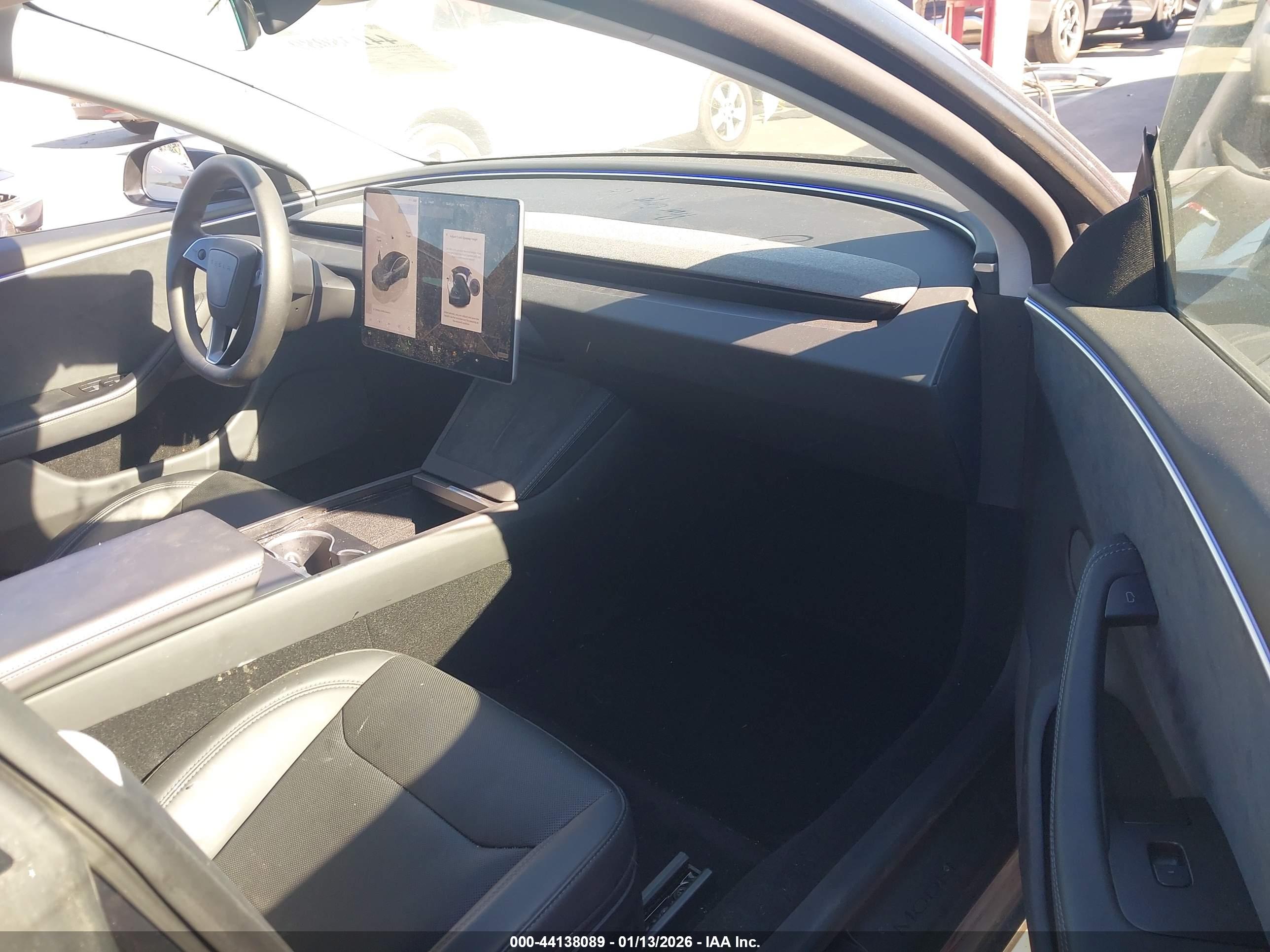 TESLA MODEL image 5