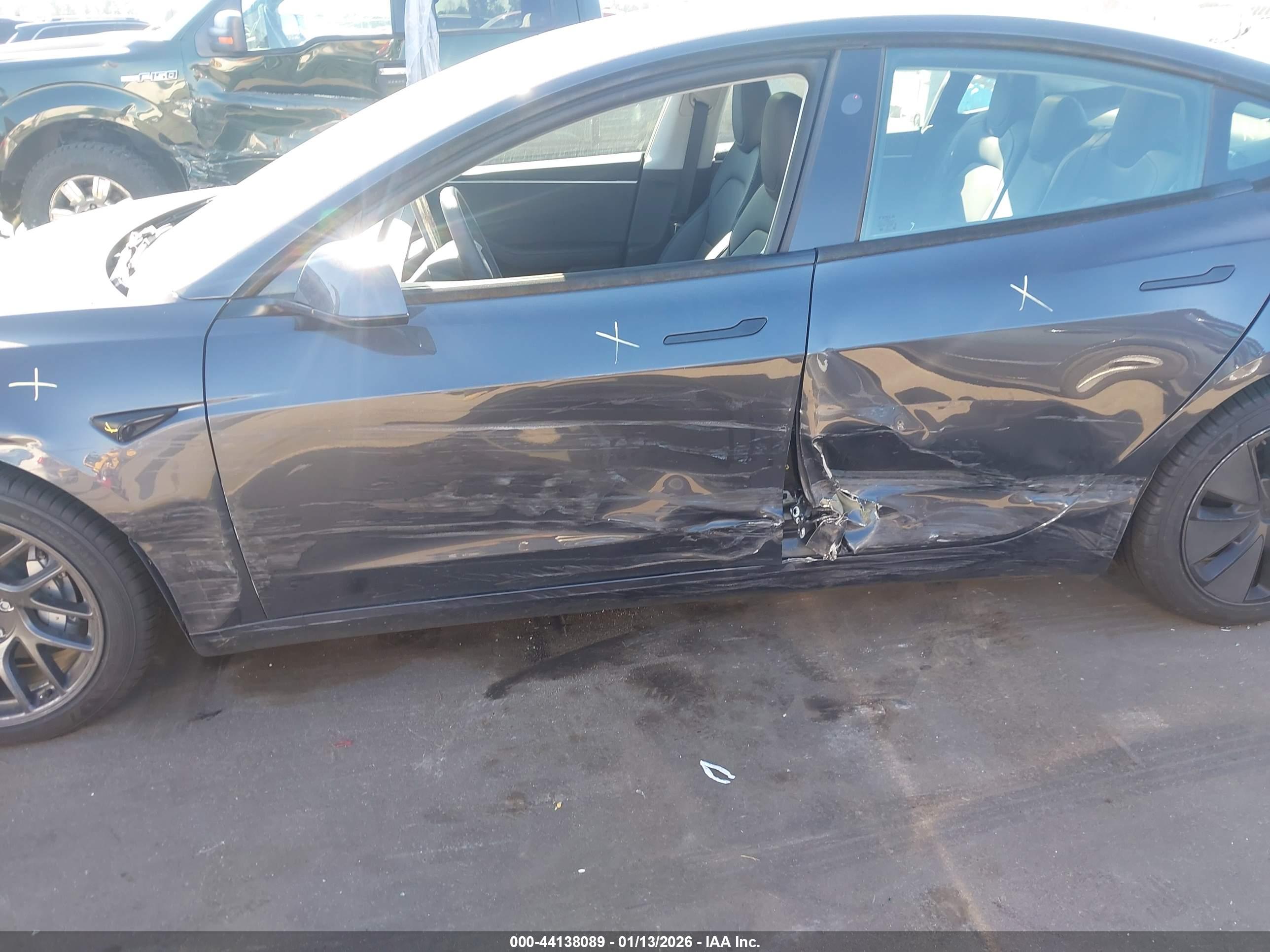 TESLA MODEL image 6