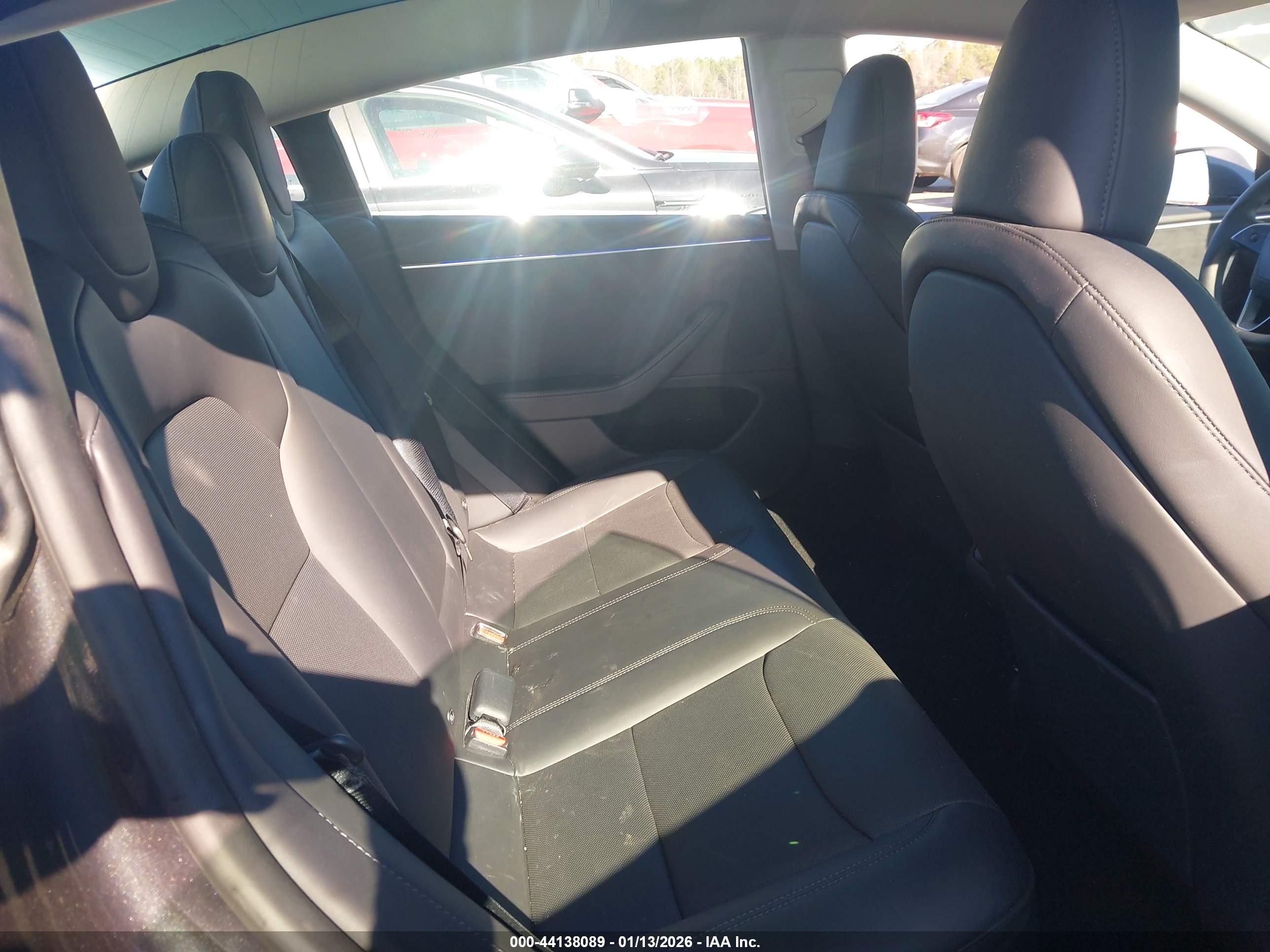 TESLA MODEL image 8