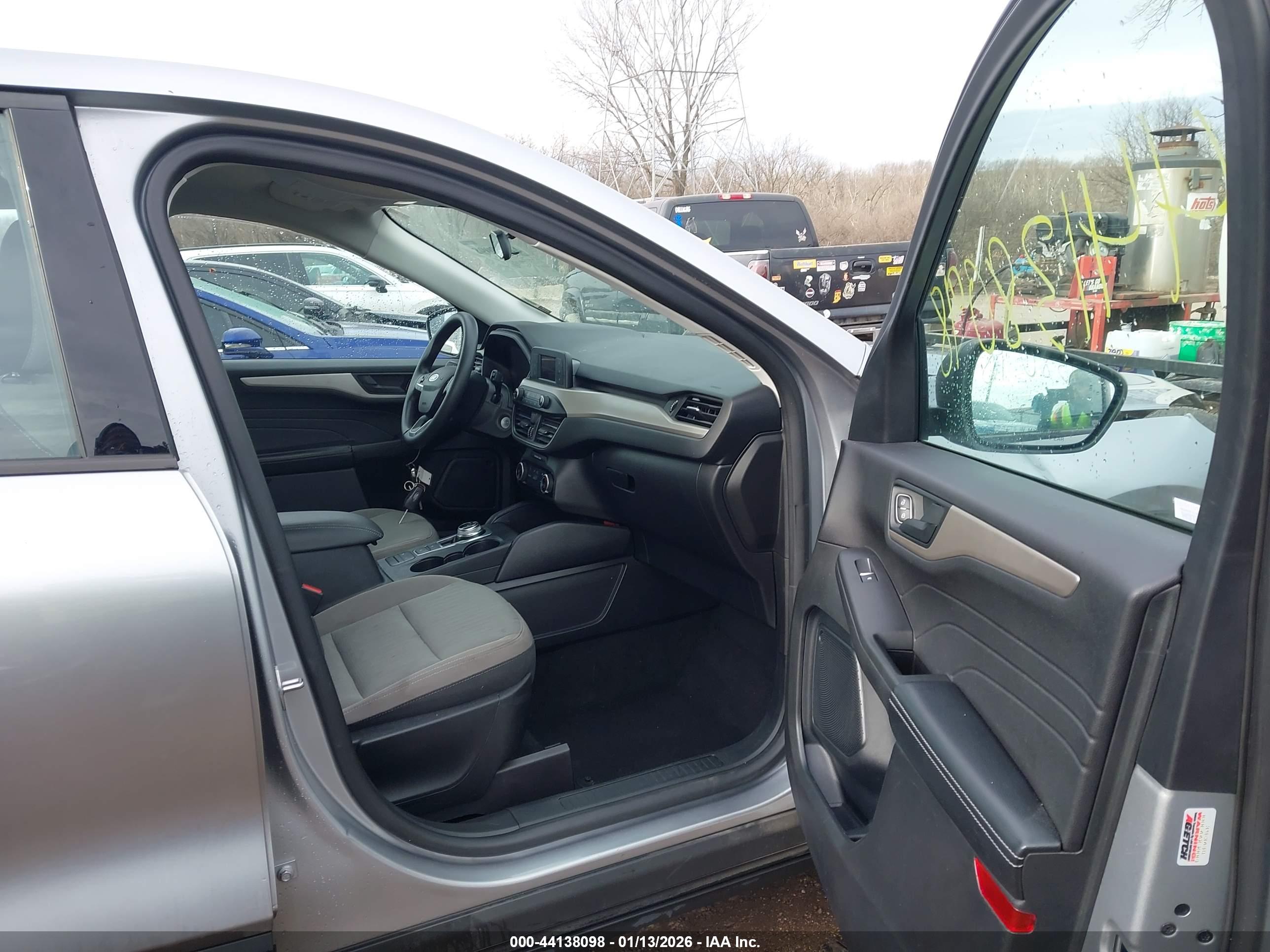 FORD ESCAPE image 5