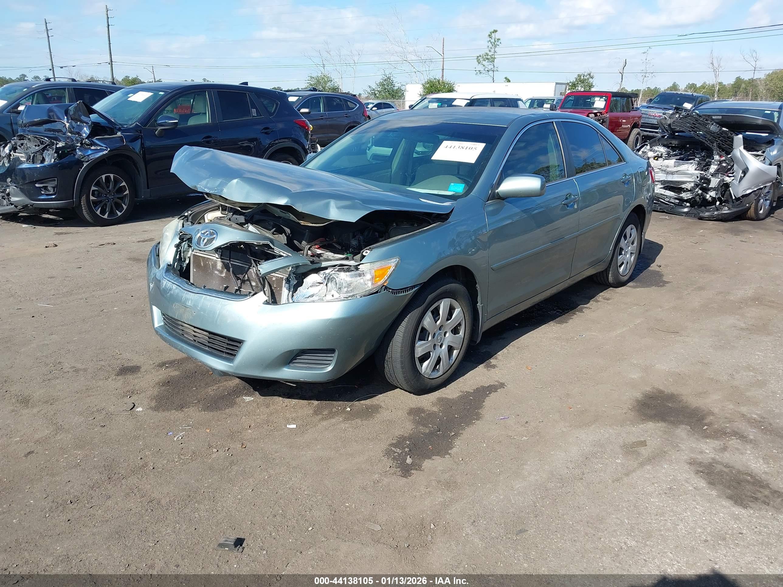 TOYOTA CAMRY image 2
