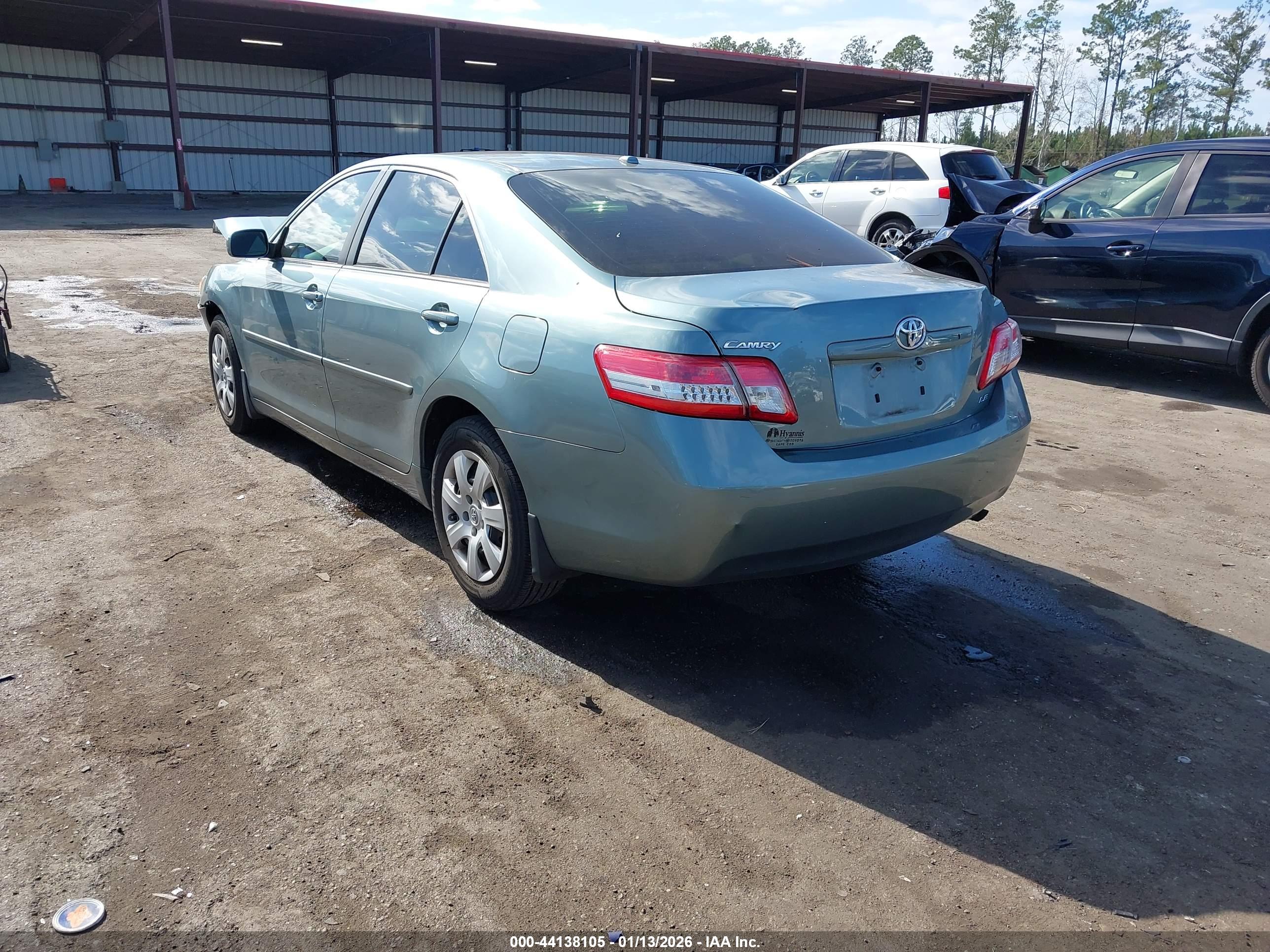 TOYOTA CAMRY image 3