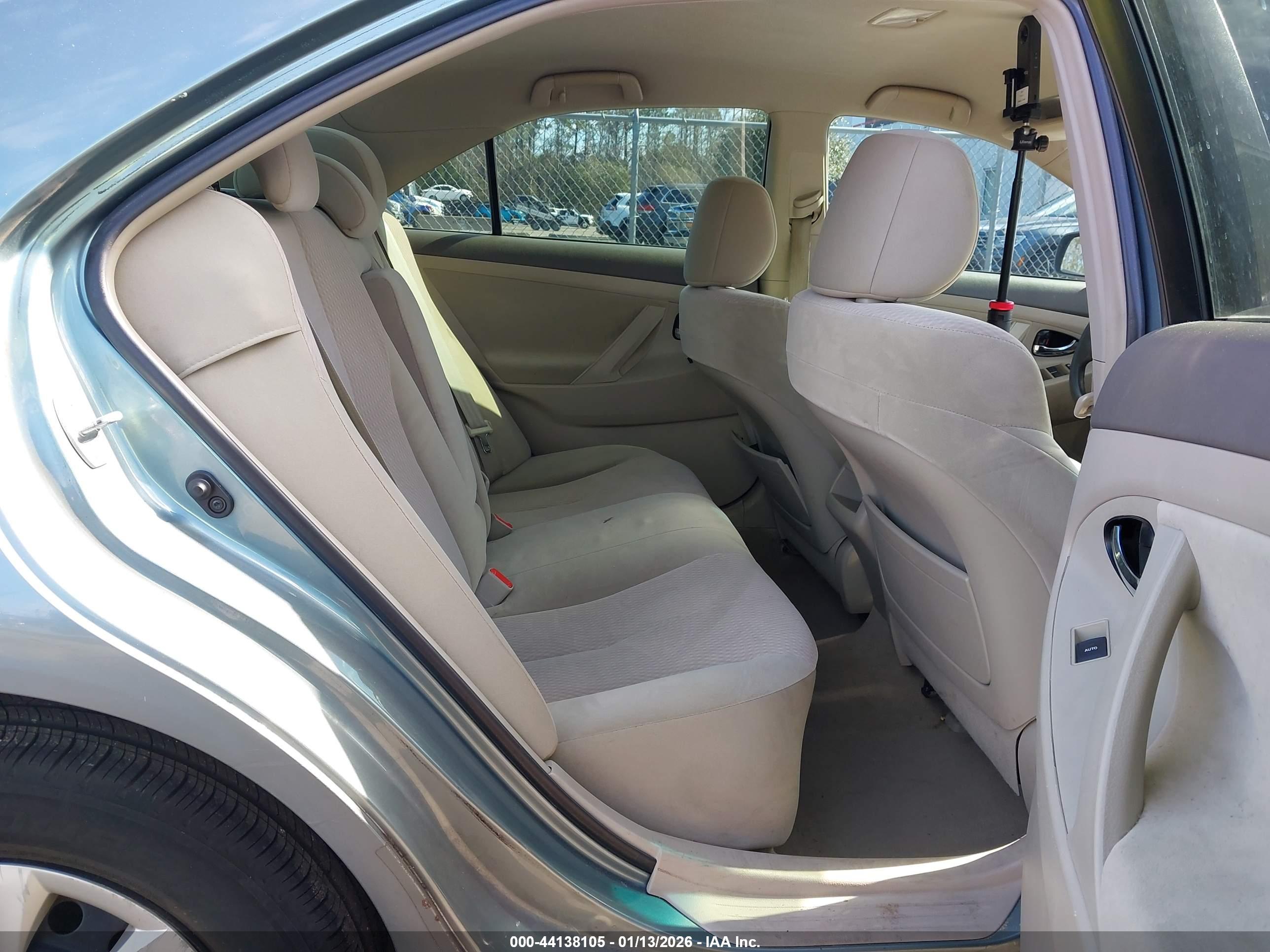 TOYOTA CAMRY image 8
