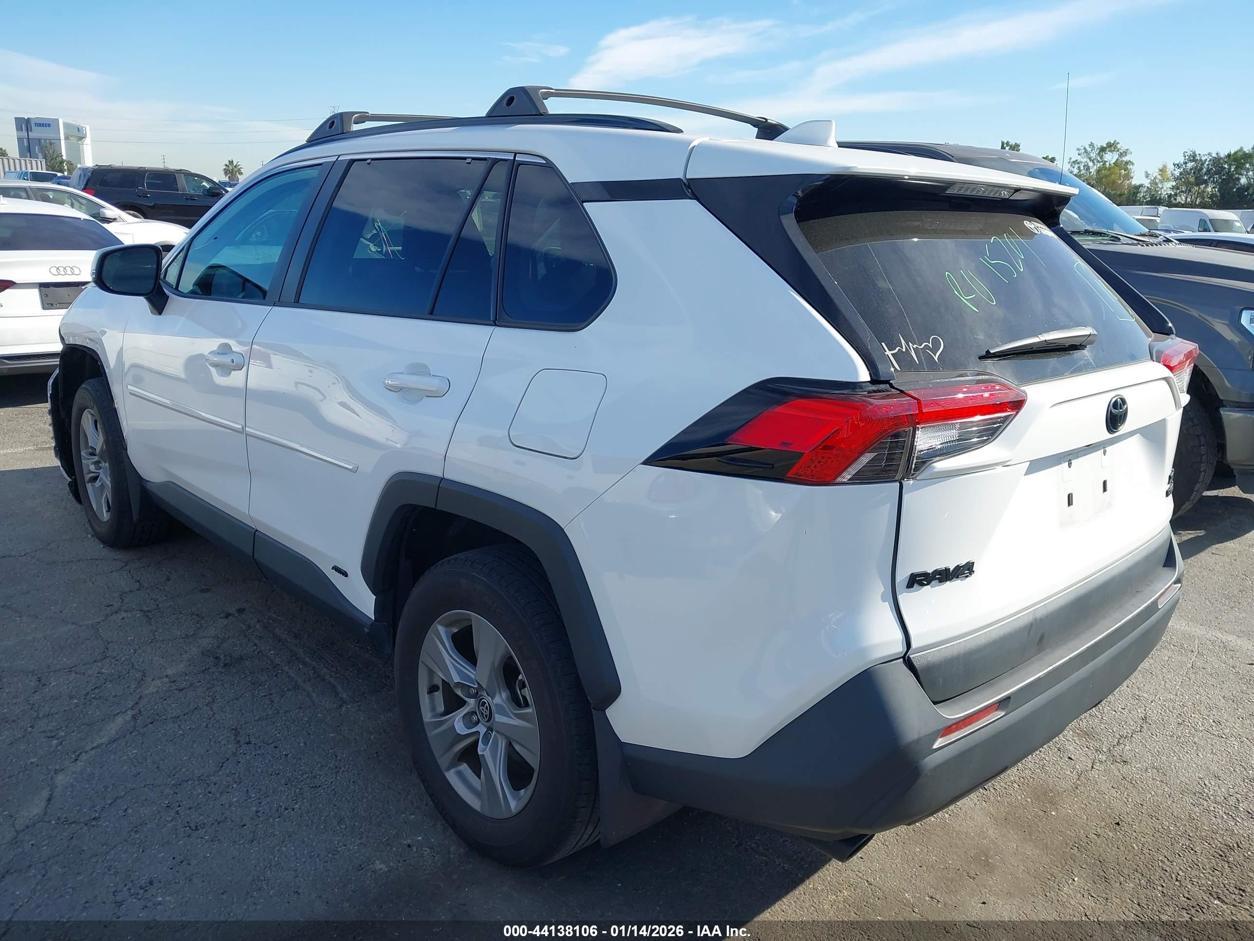 TOYOTA RAV4 image 3