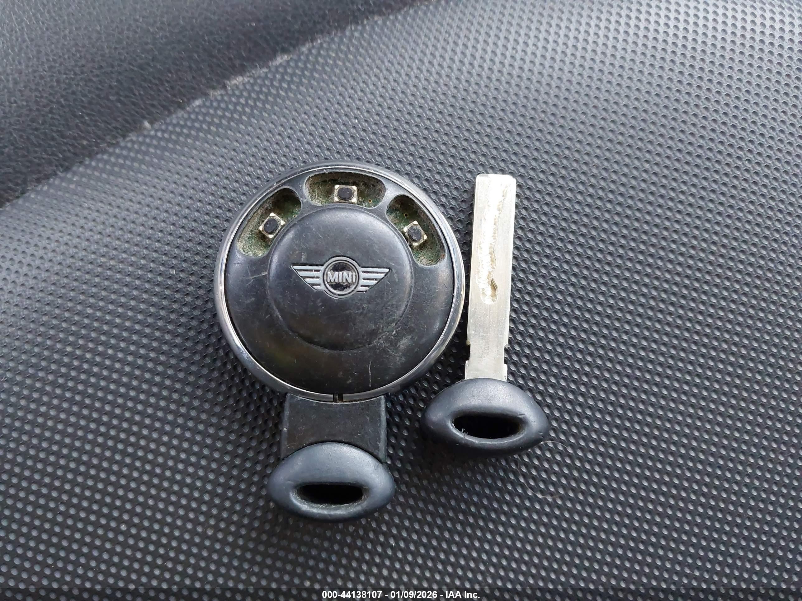 MINI COUNTRYMAN image 11