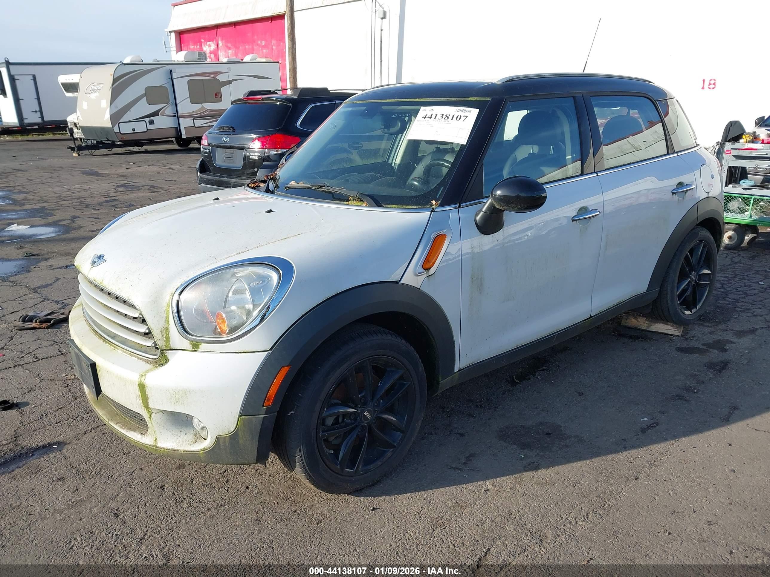 MINI COUNTRYMAN image 2