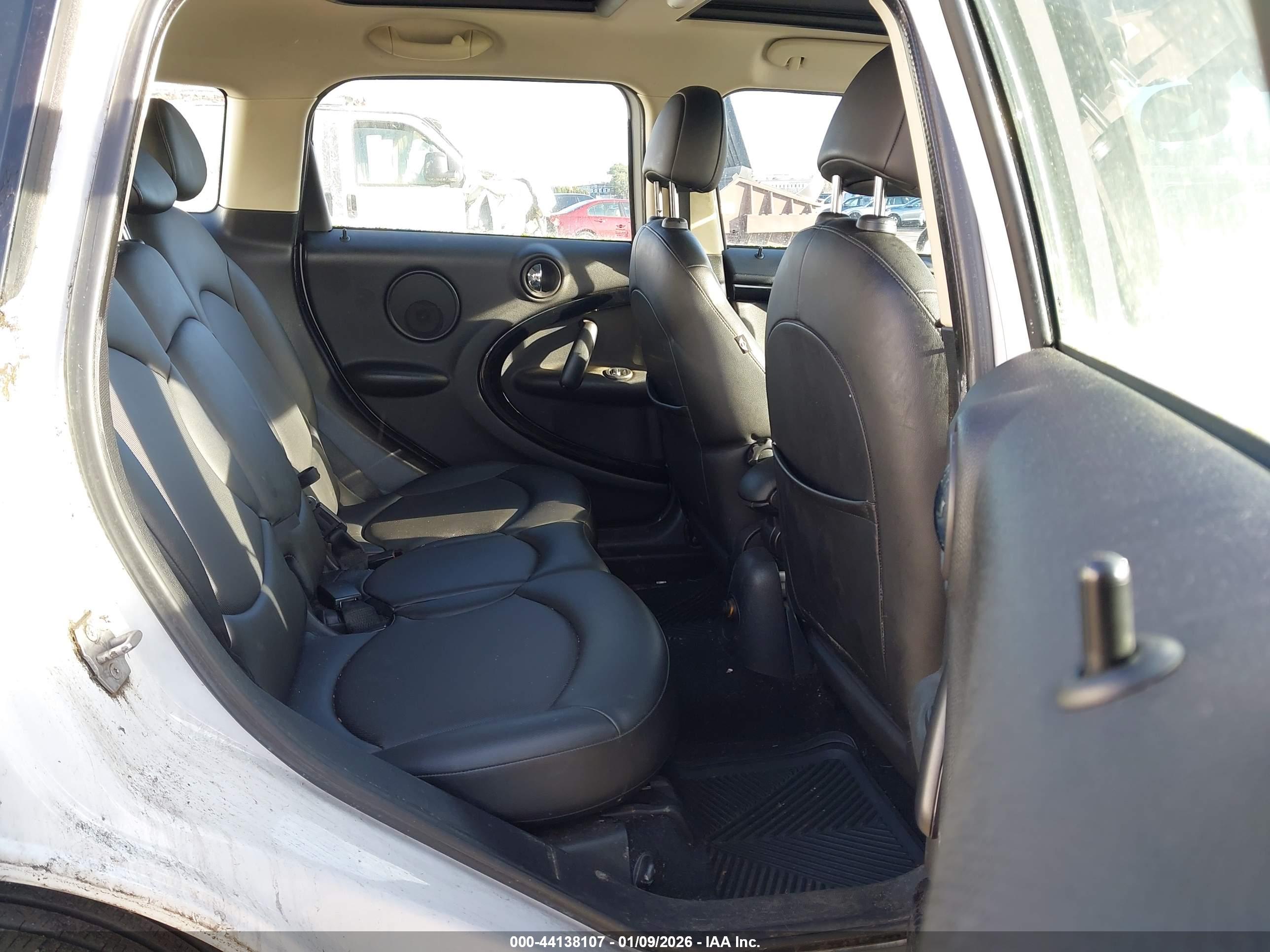 MINI COUNTRYMAN image 8
