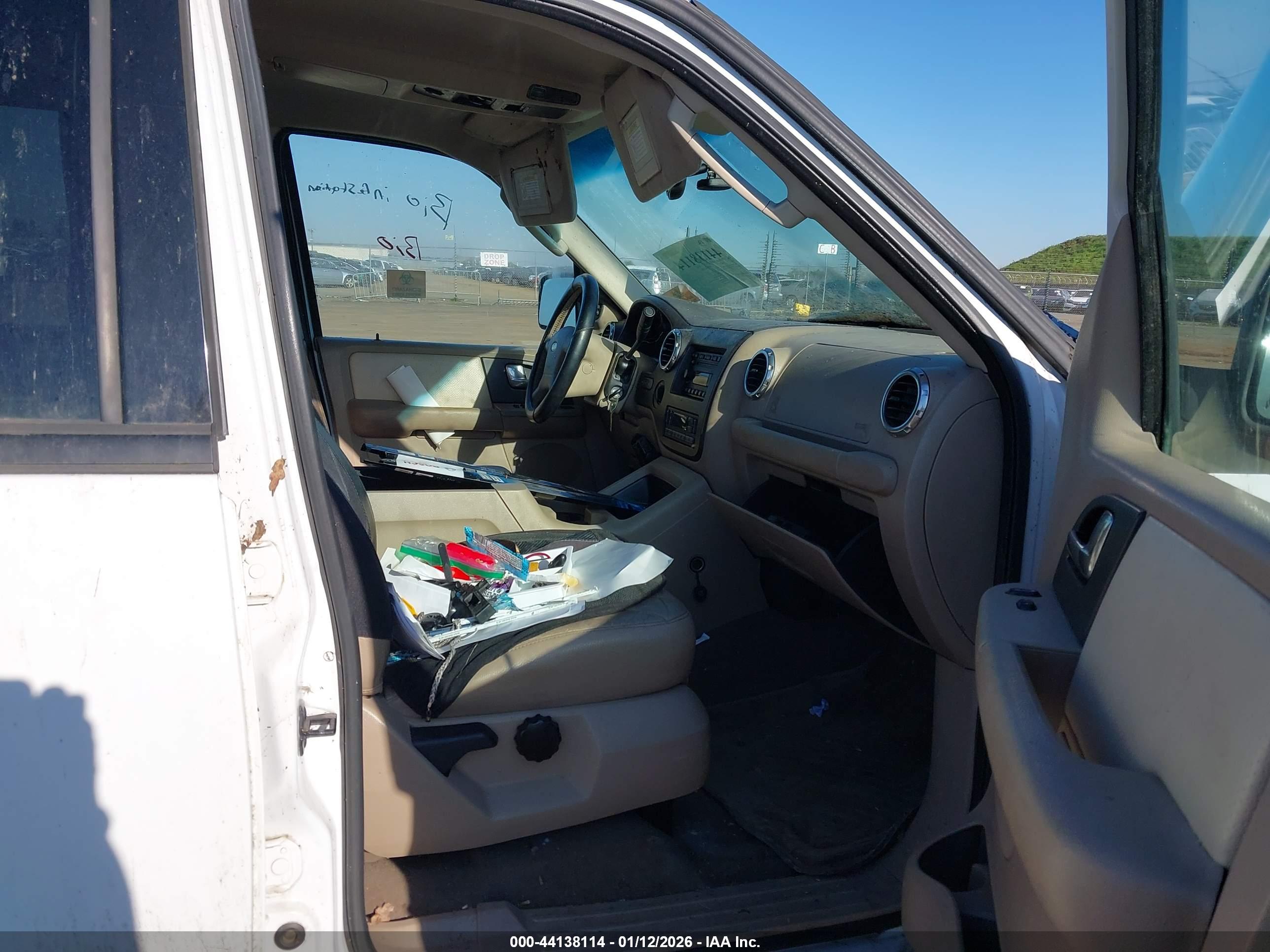 FORD EXPEDITION image 5