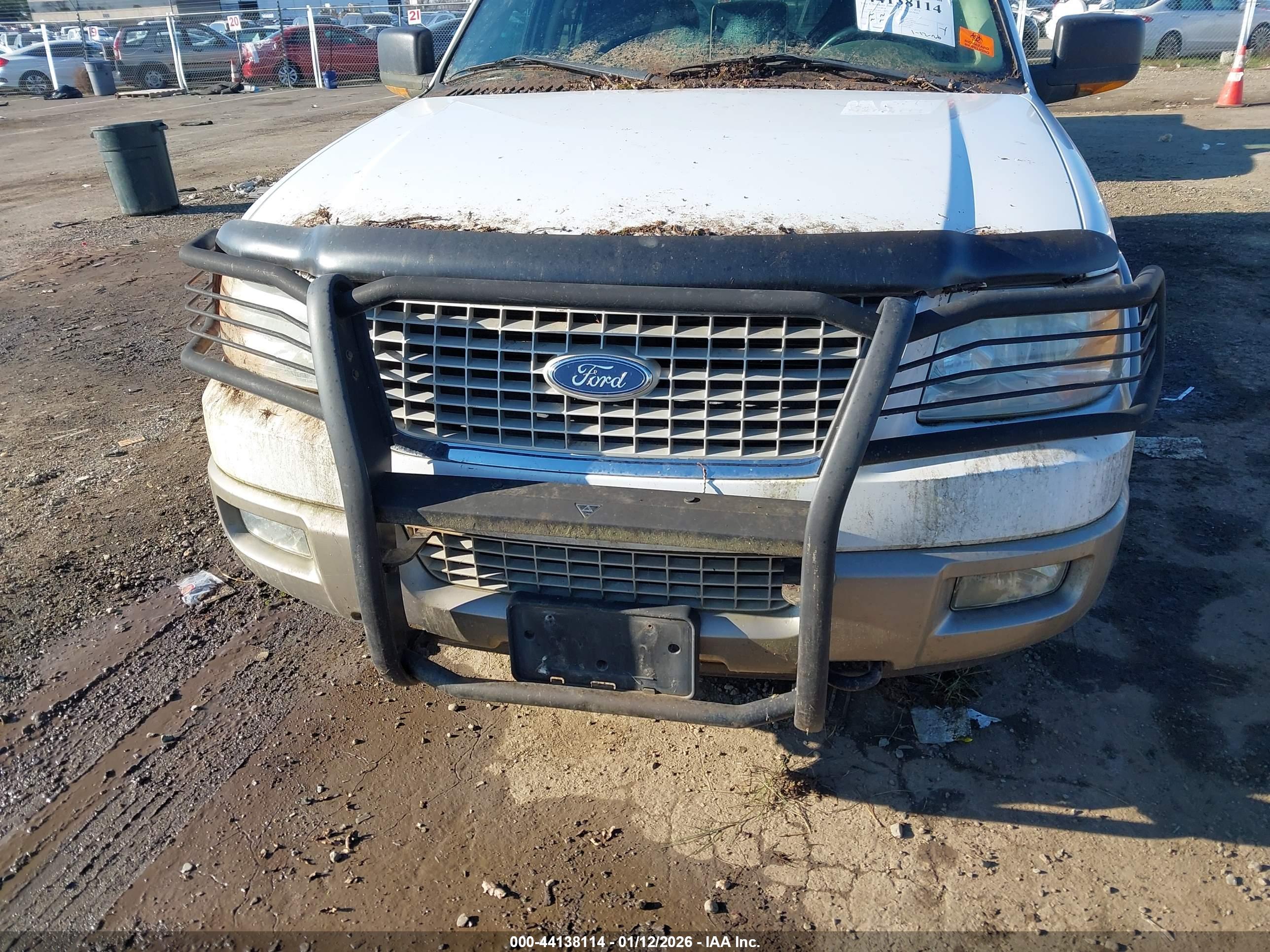 FORD EXPEDITION image 6