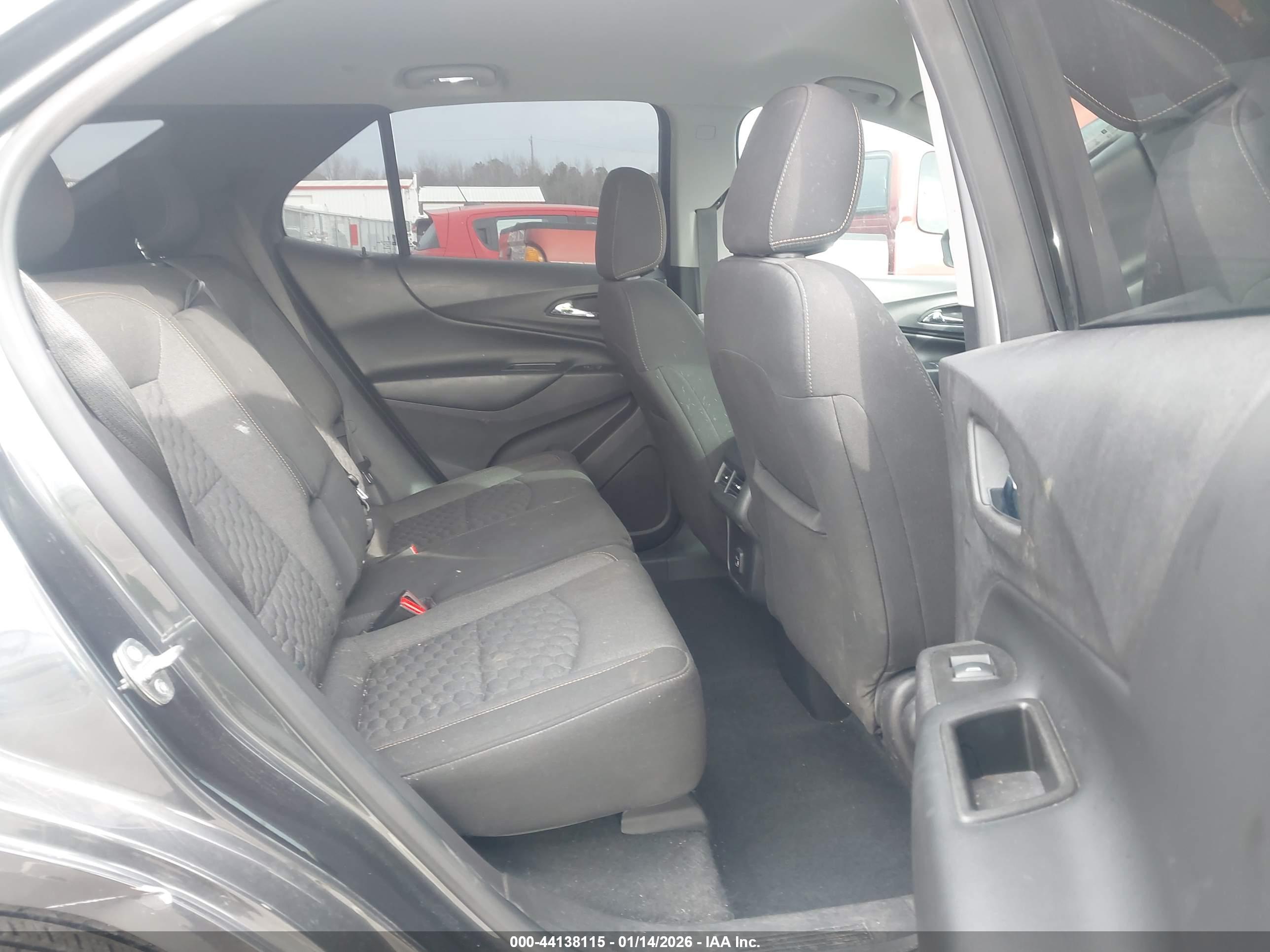 CHEVROLET EQUINOX image 8