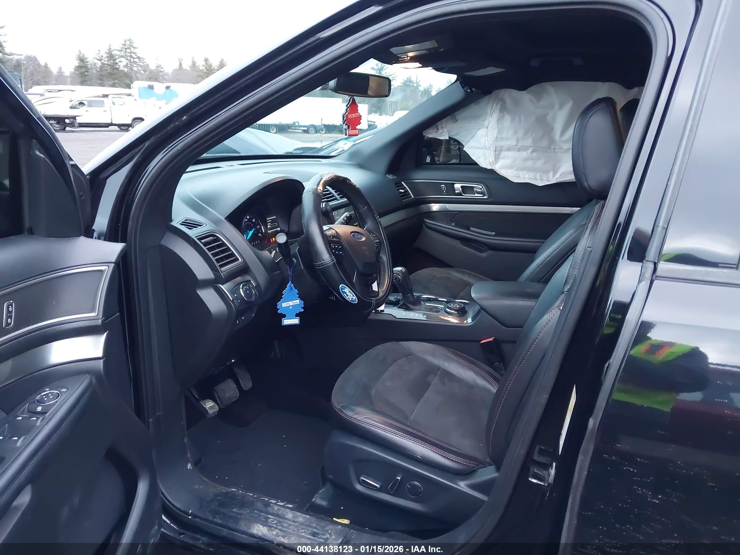 FORD EXPLORER image 5