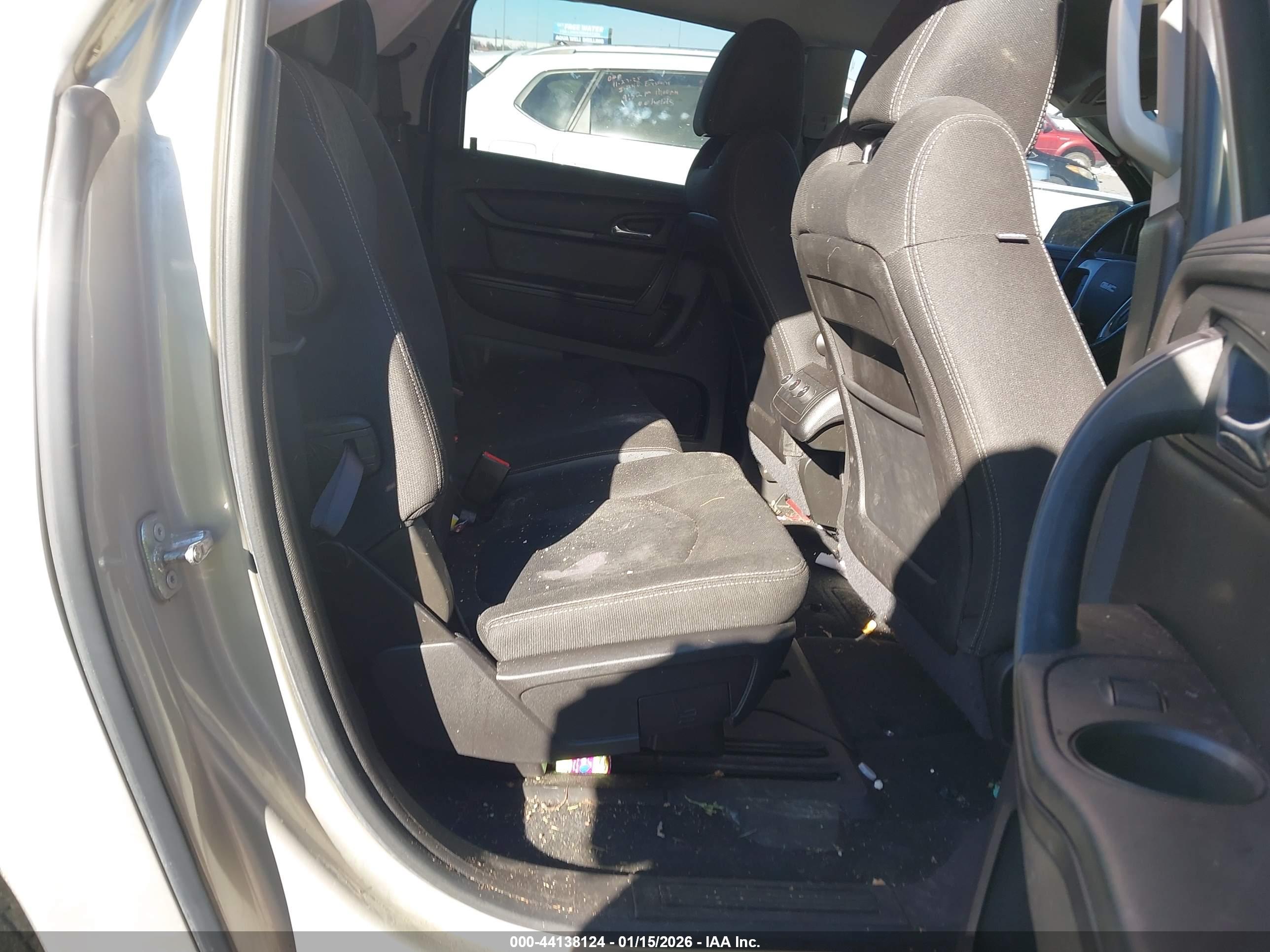 GMC ACADIA image 8