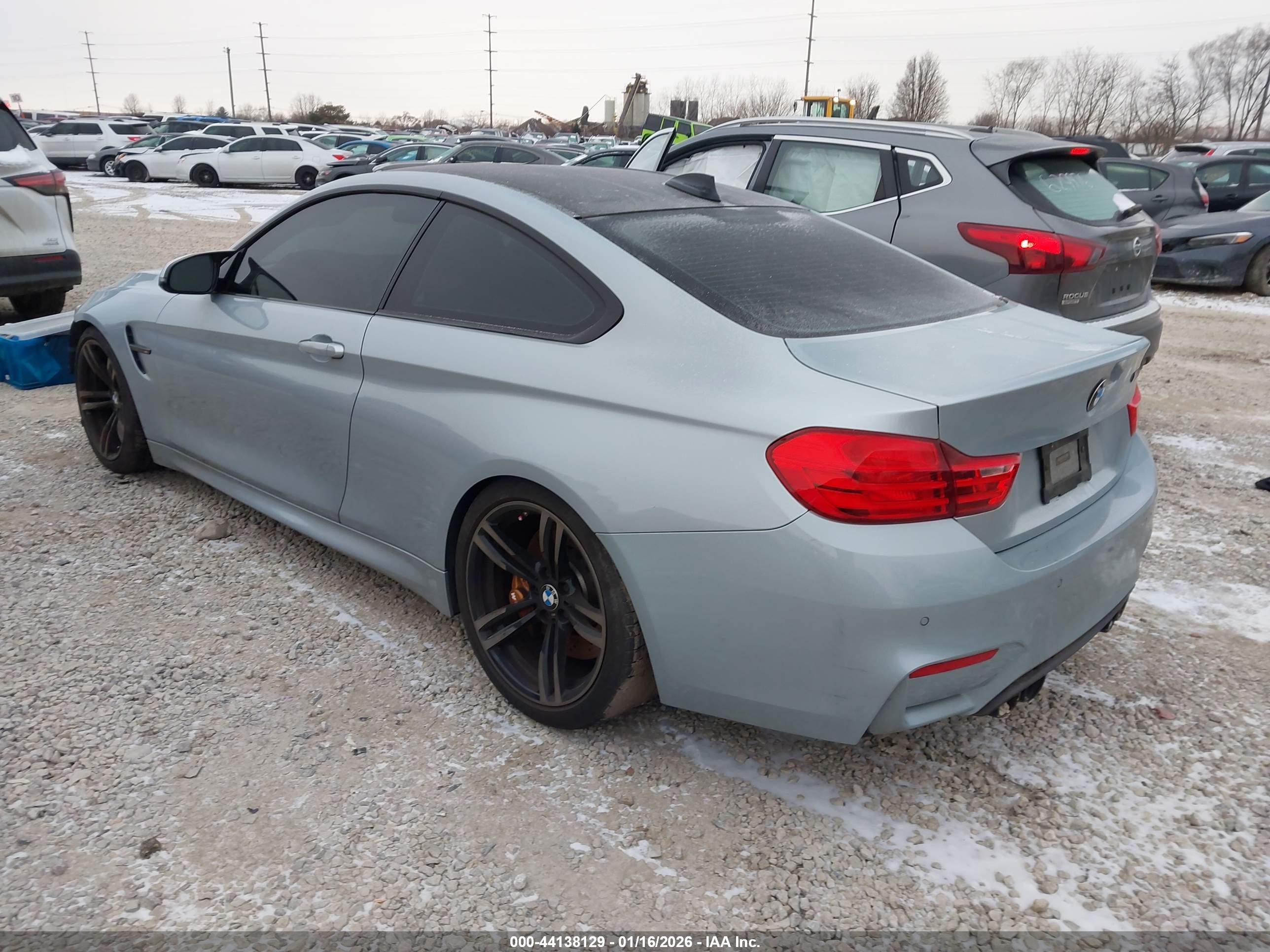 BMW M4 image 3