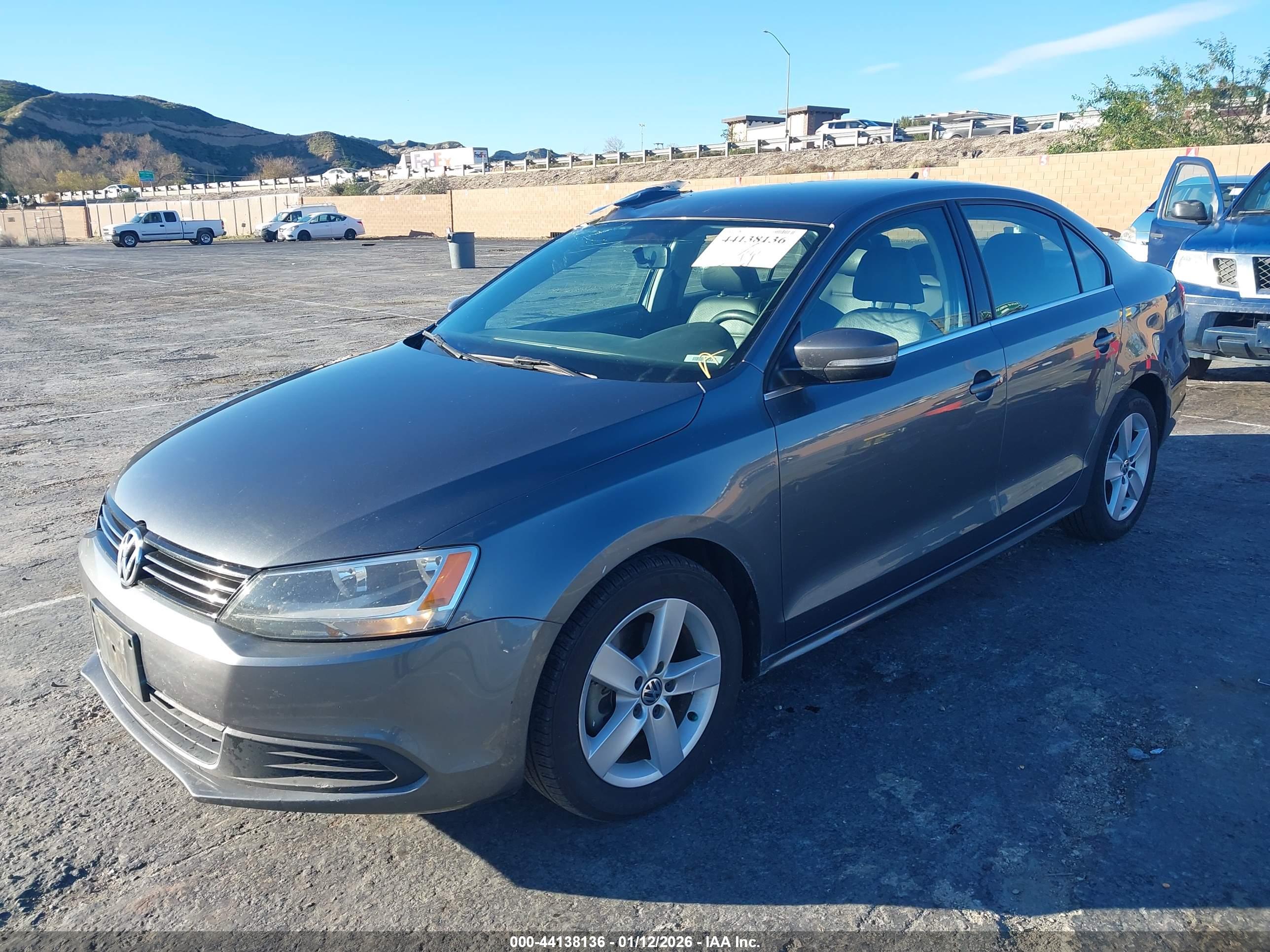 VOLKSWAGEN JETTA image 2