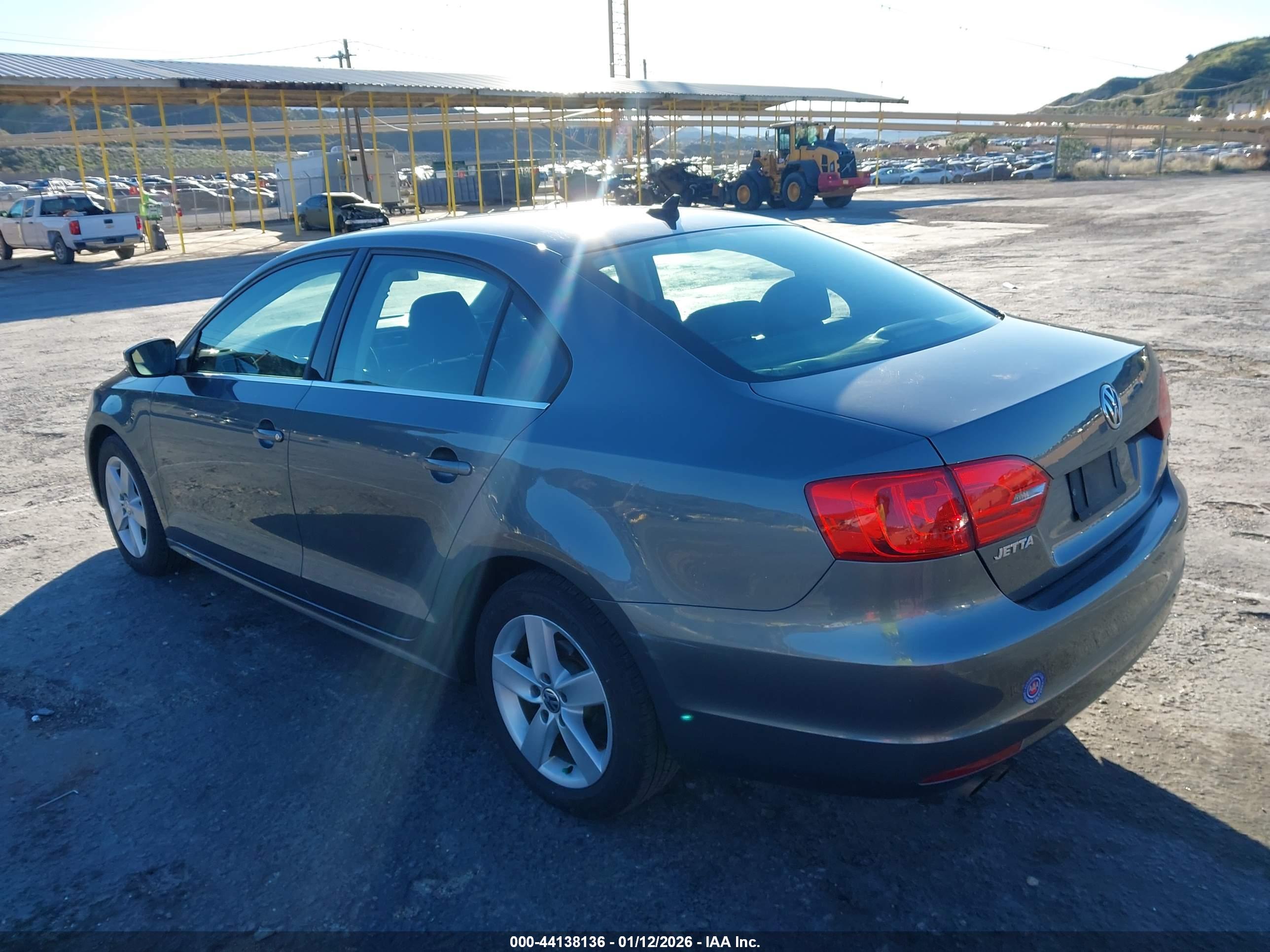 VOLKSWAGEN JETTA image 3