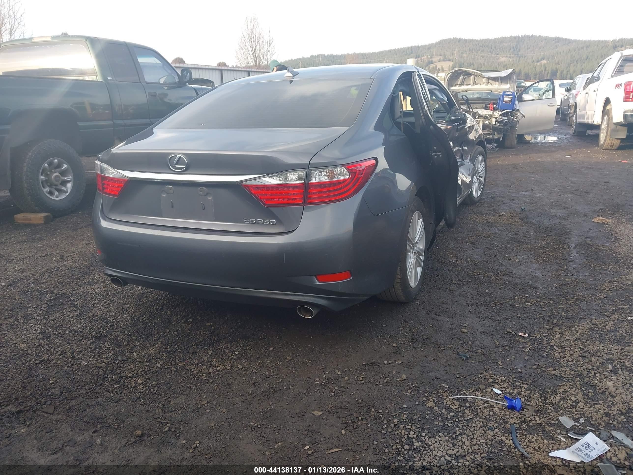 LEXUS ES image 4
