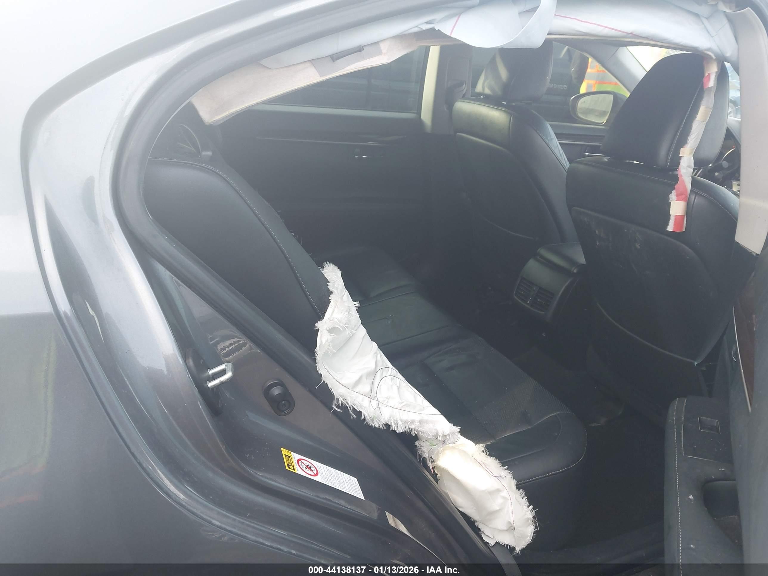 LEXUS ES image 8