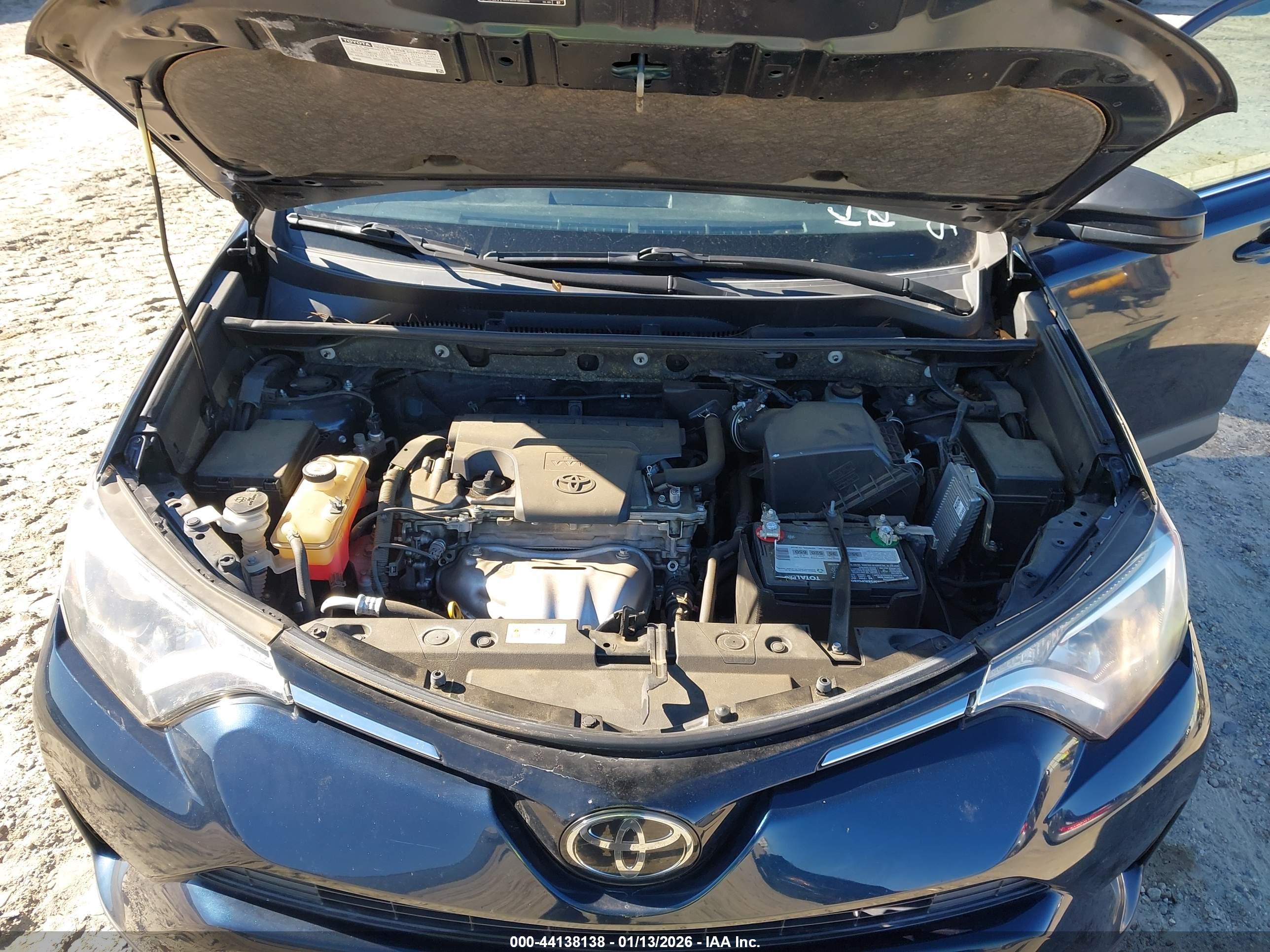 TOYOTA RAV4 image 10