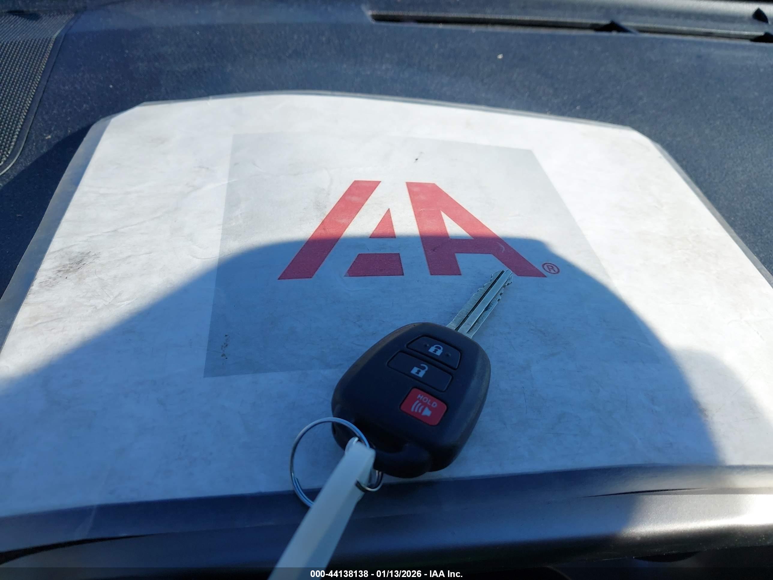 TOYOTA RAV4 image 11