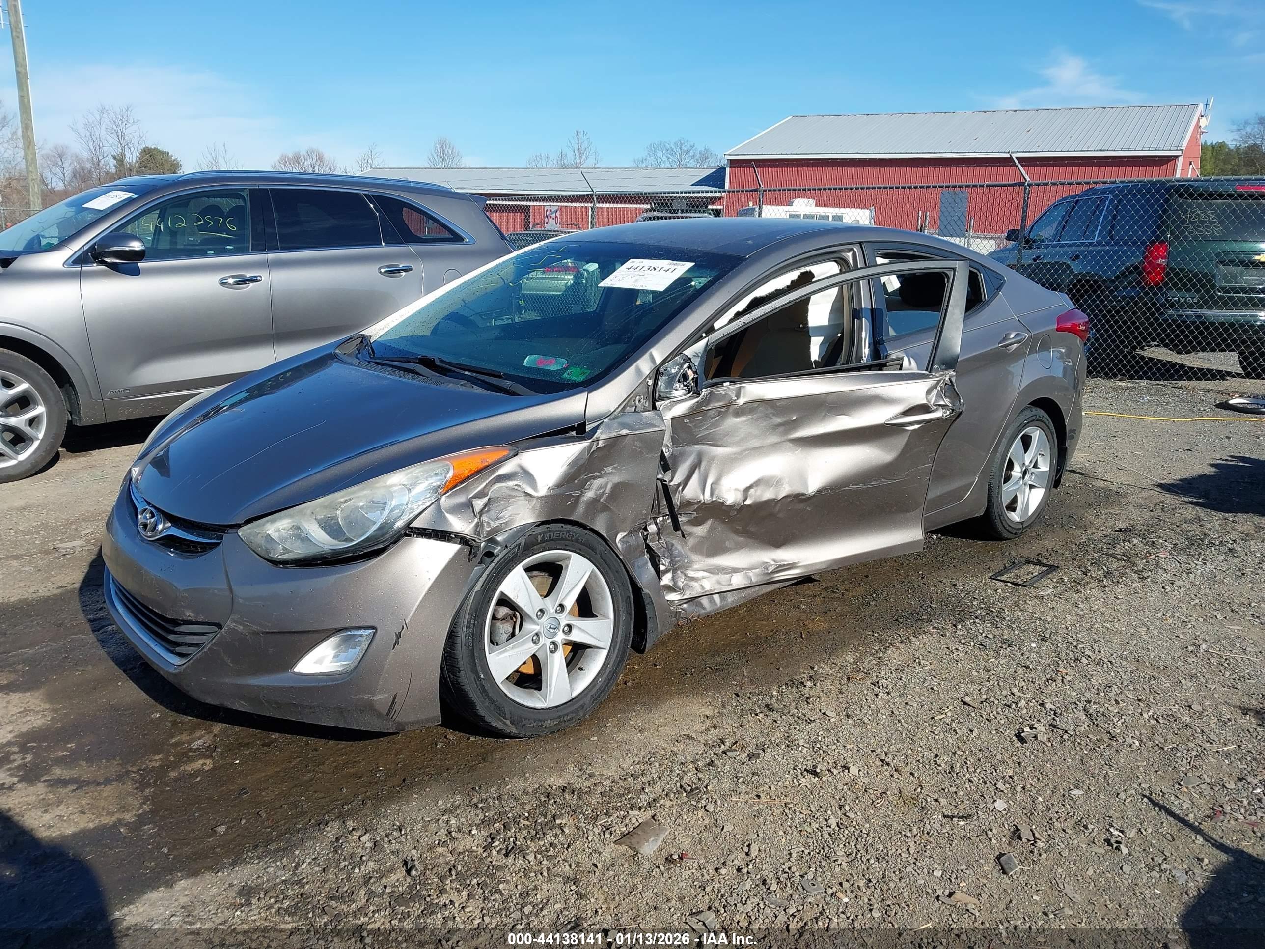 HYUNDAI ELANTRA image 2