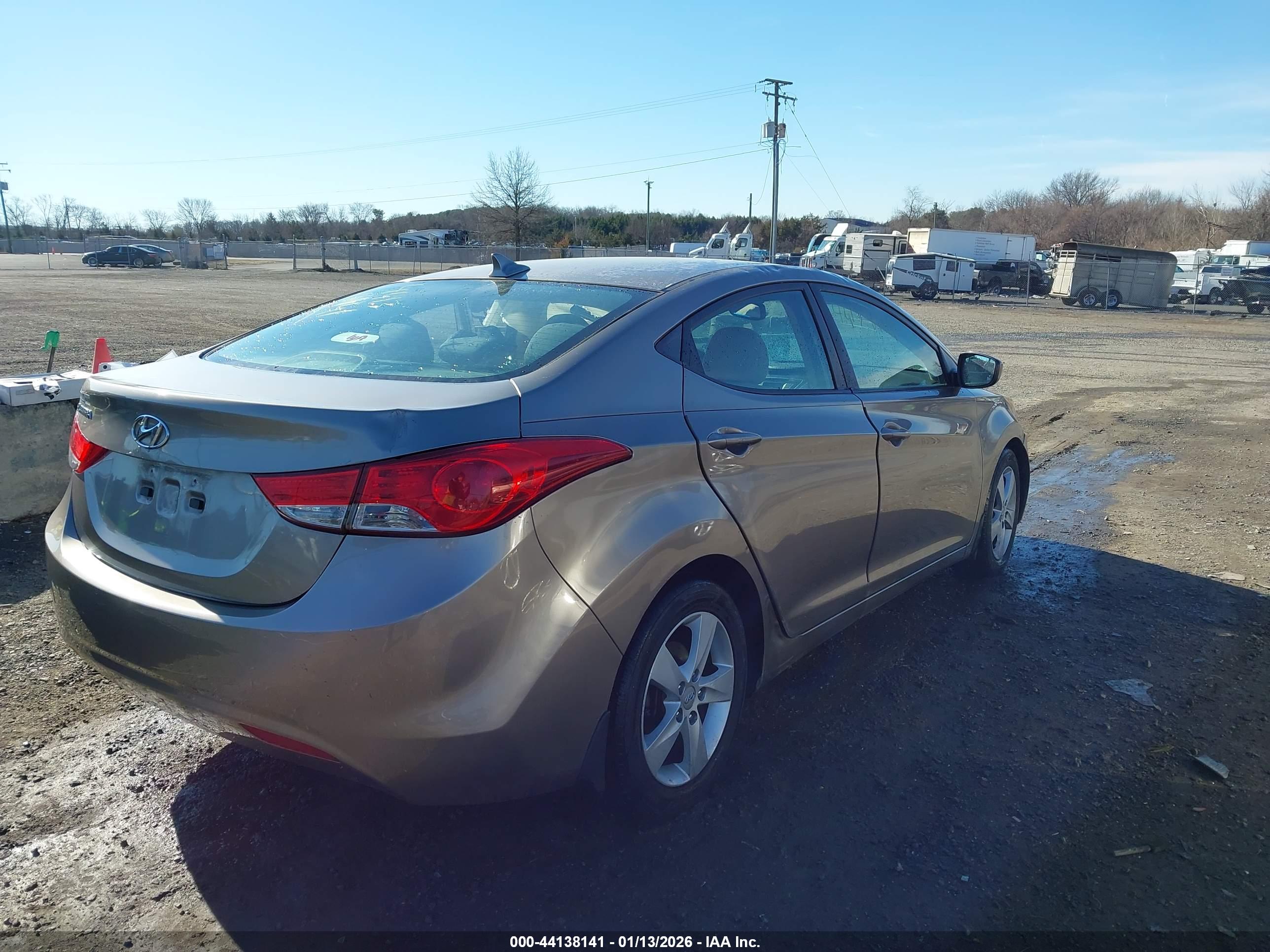HYUNDAI ELANTRA image 4