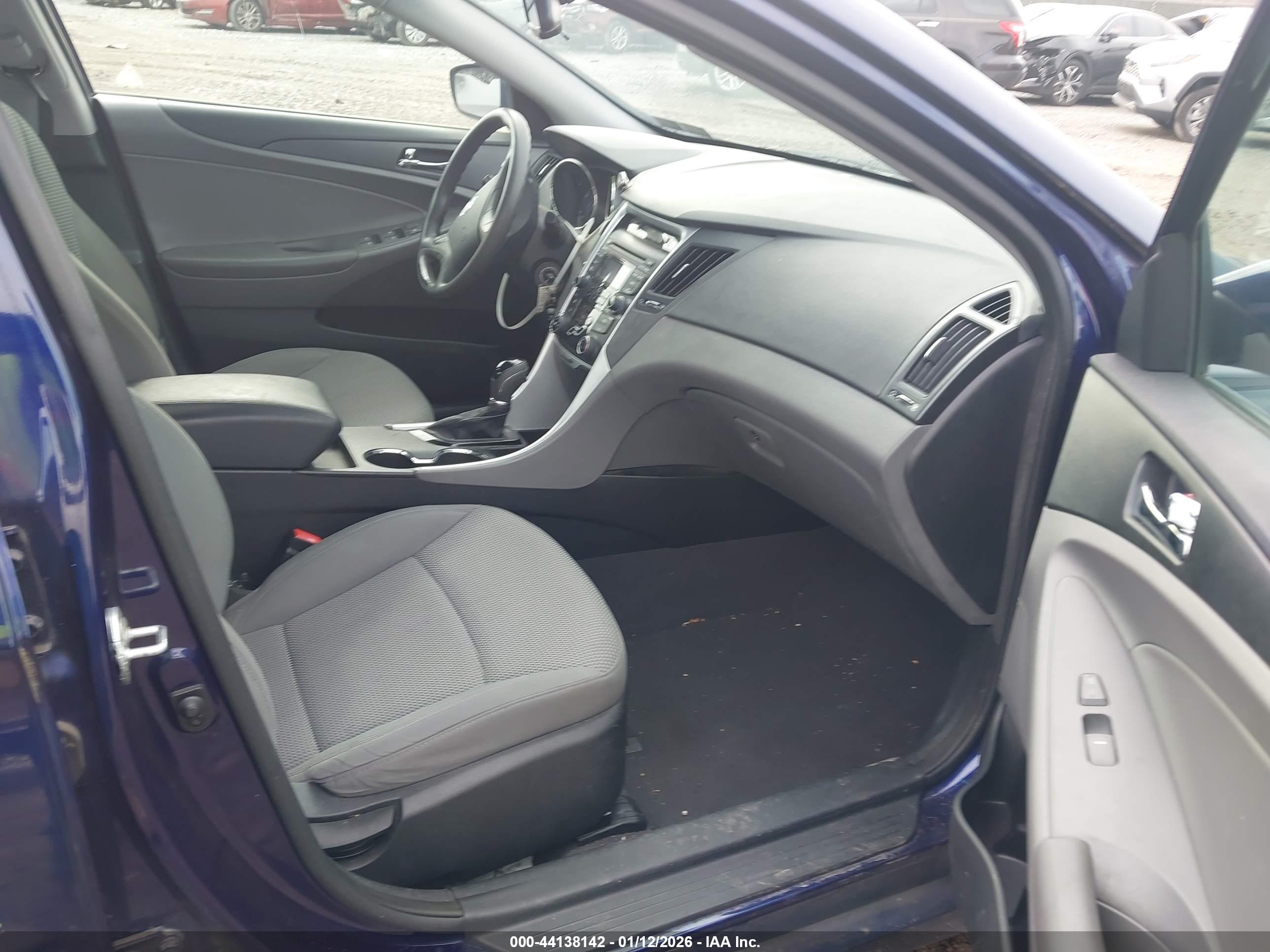 HYUNDAI SONATA image 5