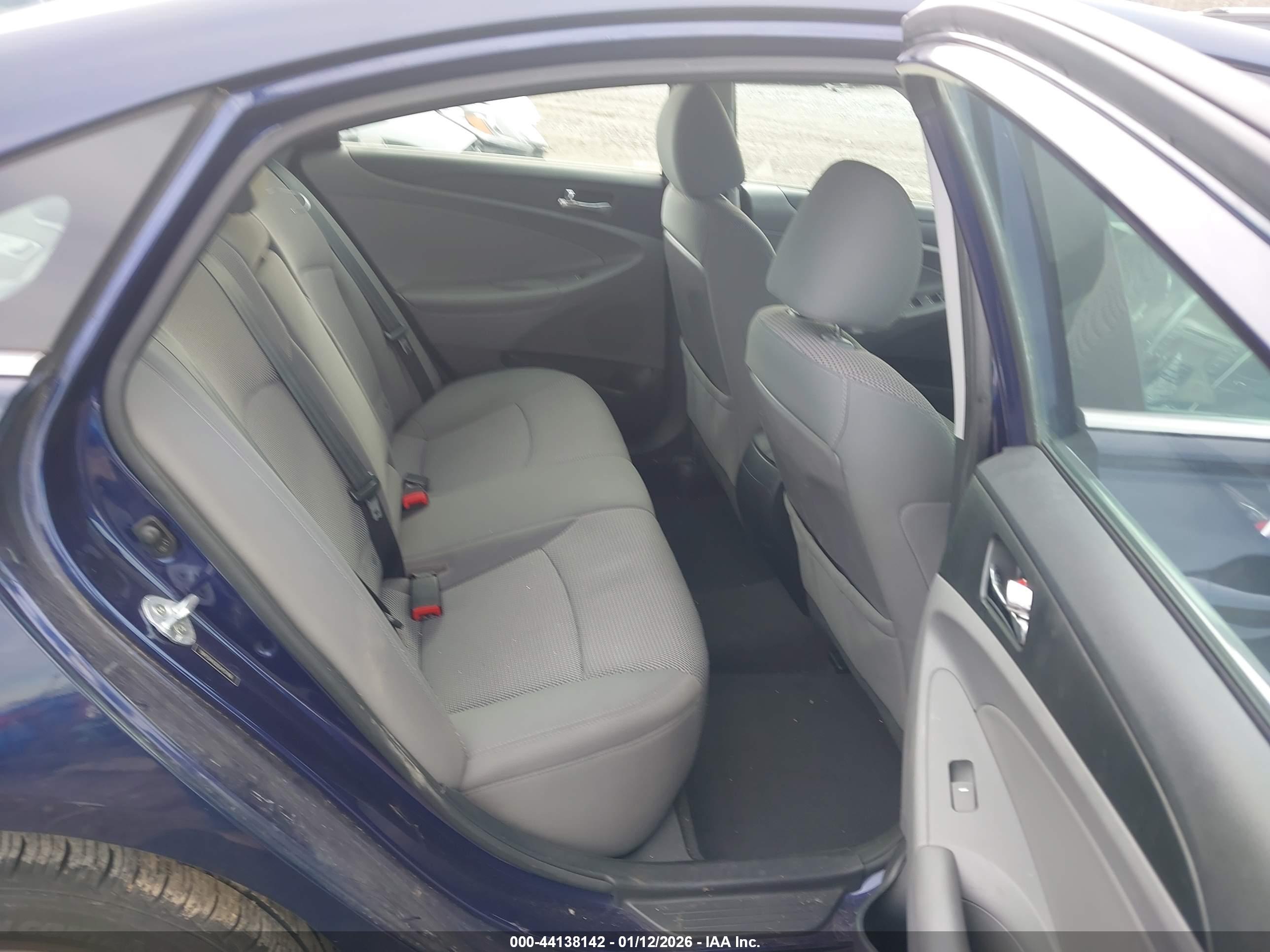 HYUNDAI SONATA image 8