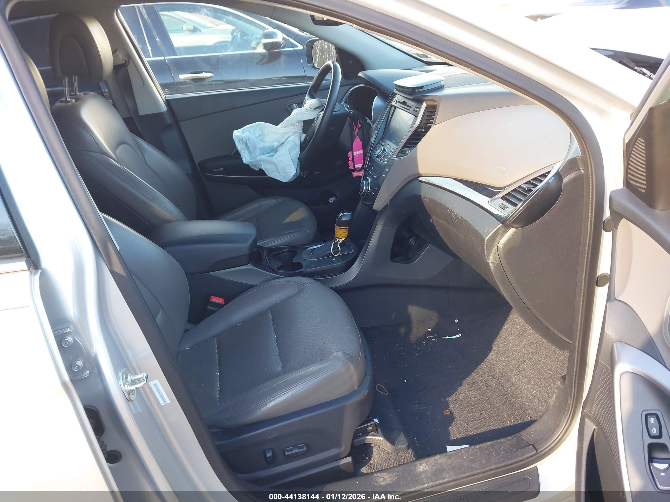 HYUNDAI SANTA image 5