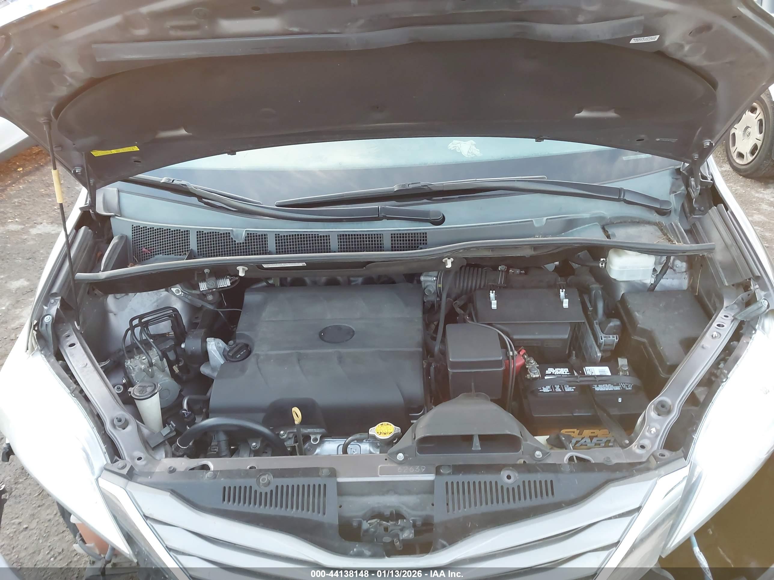 TOYOTA SIENNA image 10