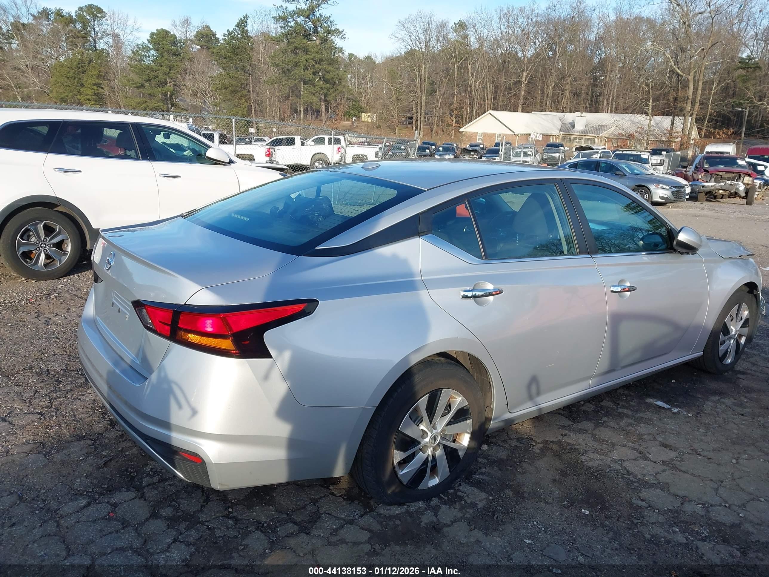 NISSAN ALTIMA image 4