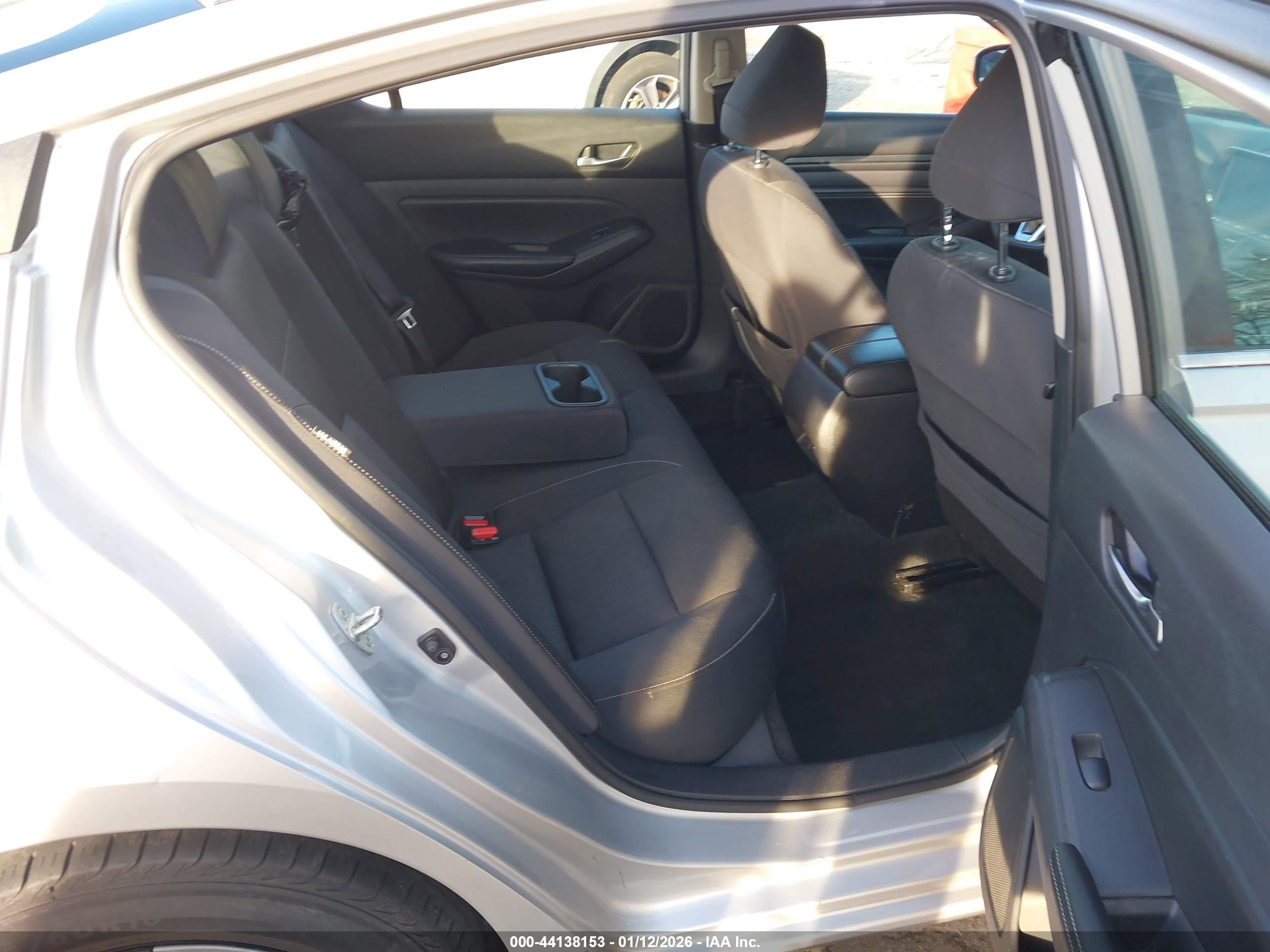 NISSAN ALTIMA image 8