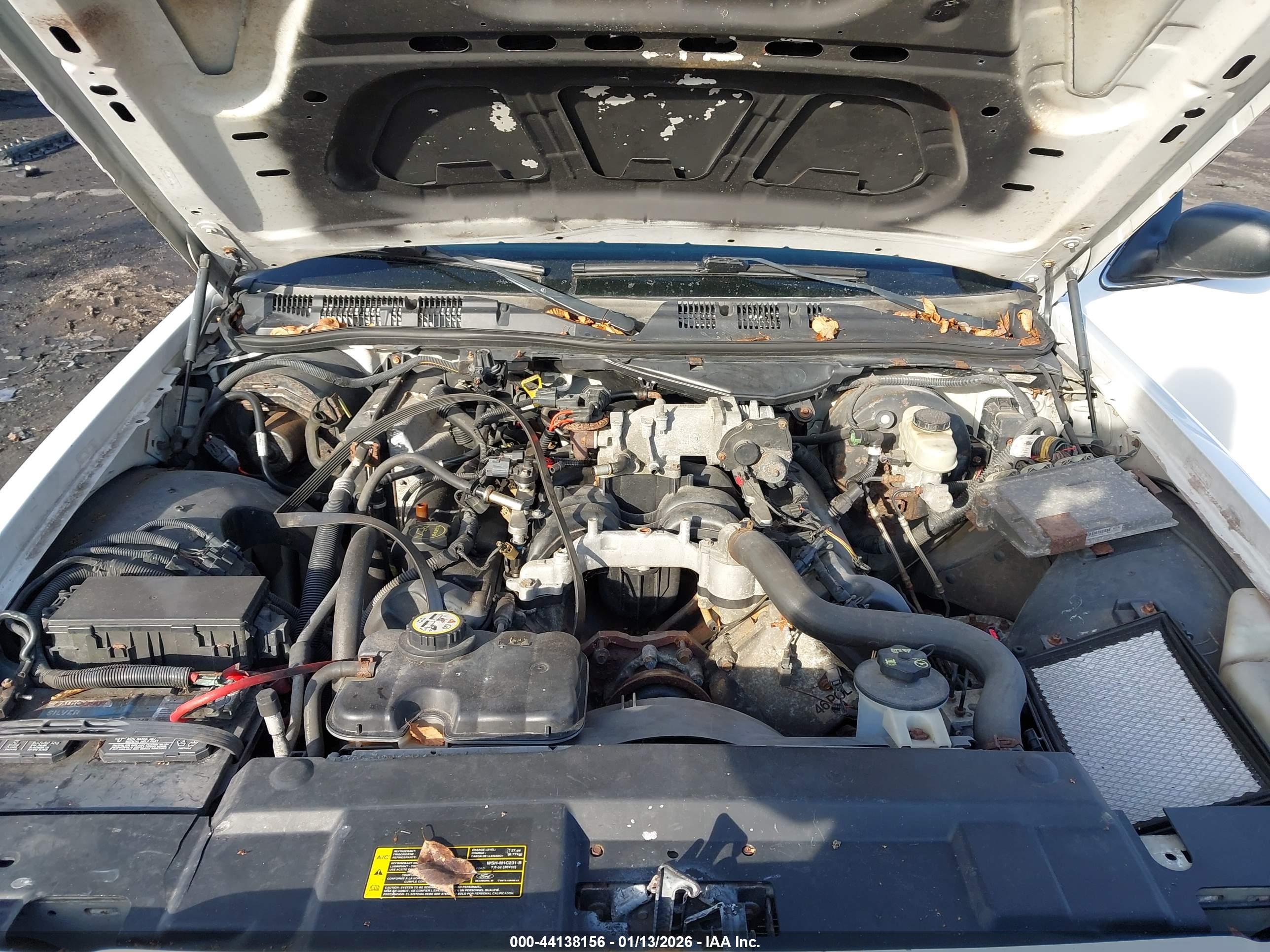 FORD CROWN image 10