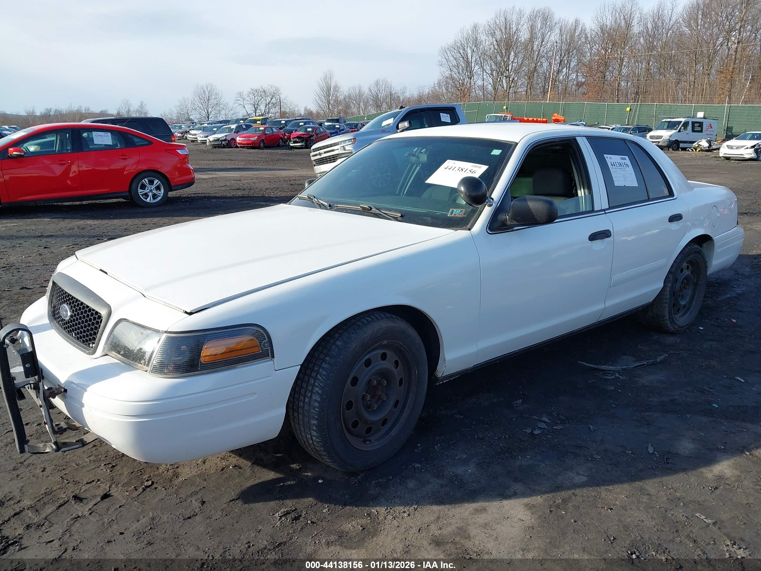 FORD CROWN image 2