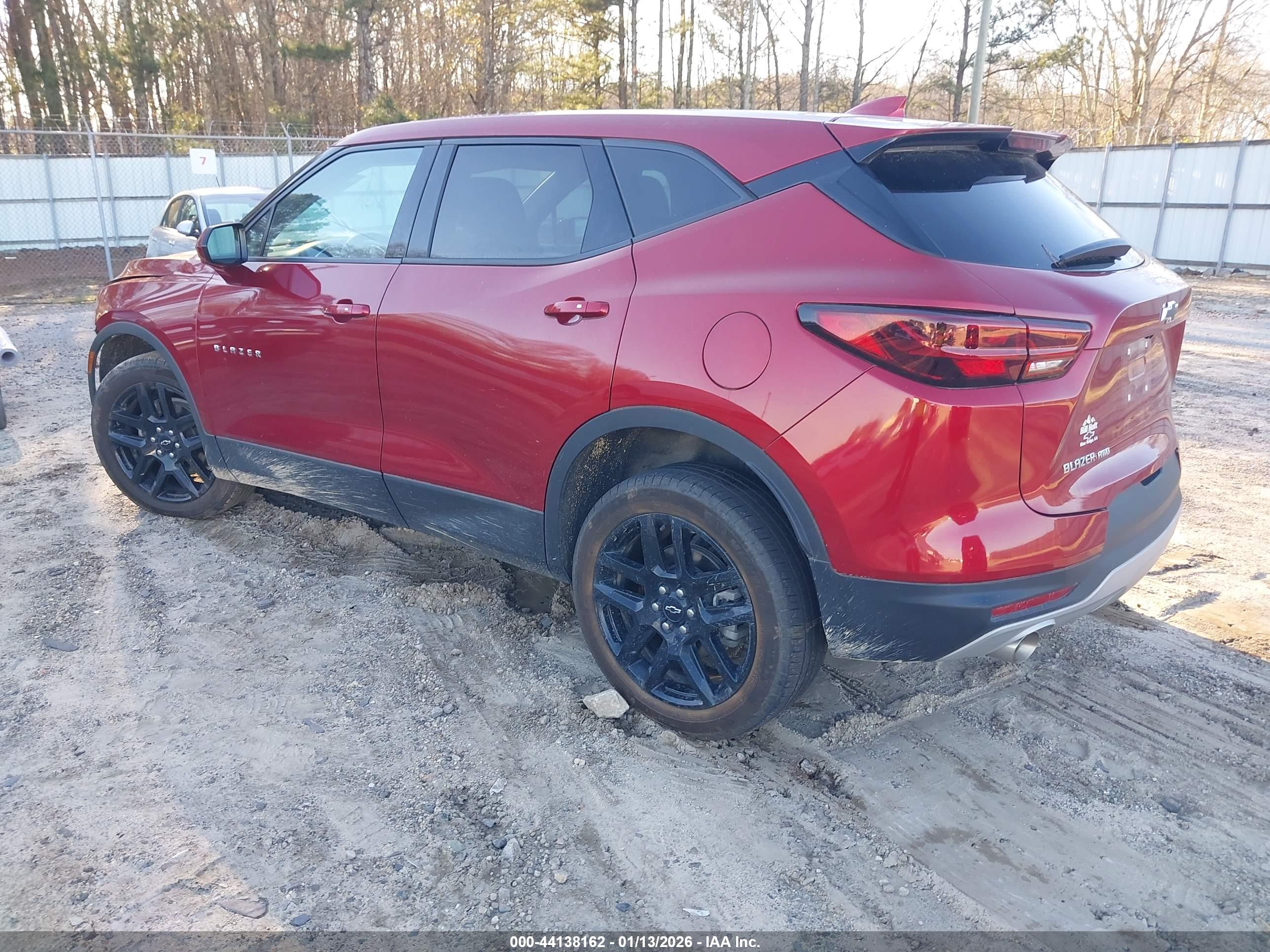 CHEVROLET BLAZER image 3