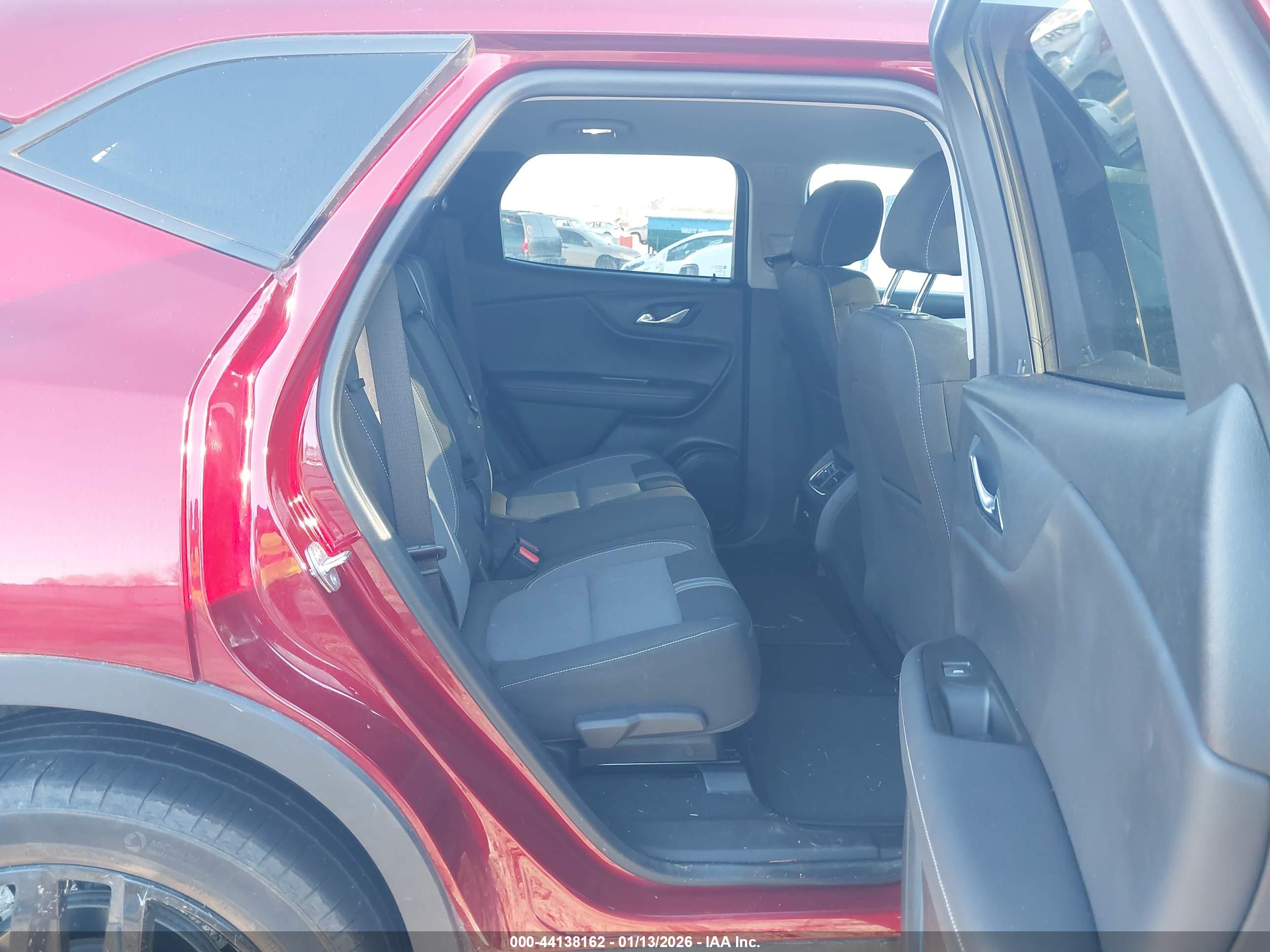 CHEVROLET BLAZER image 8