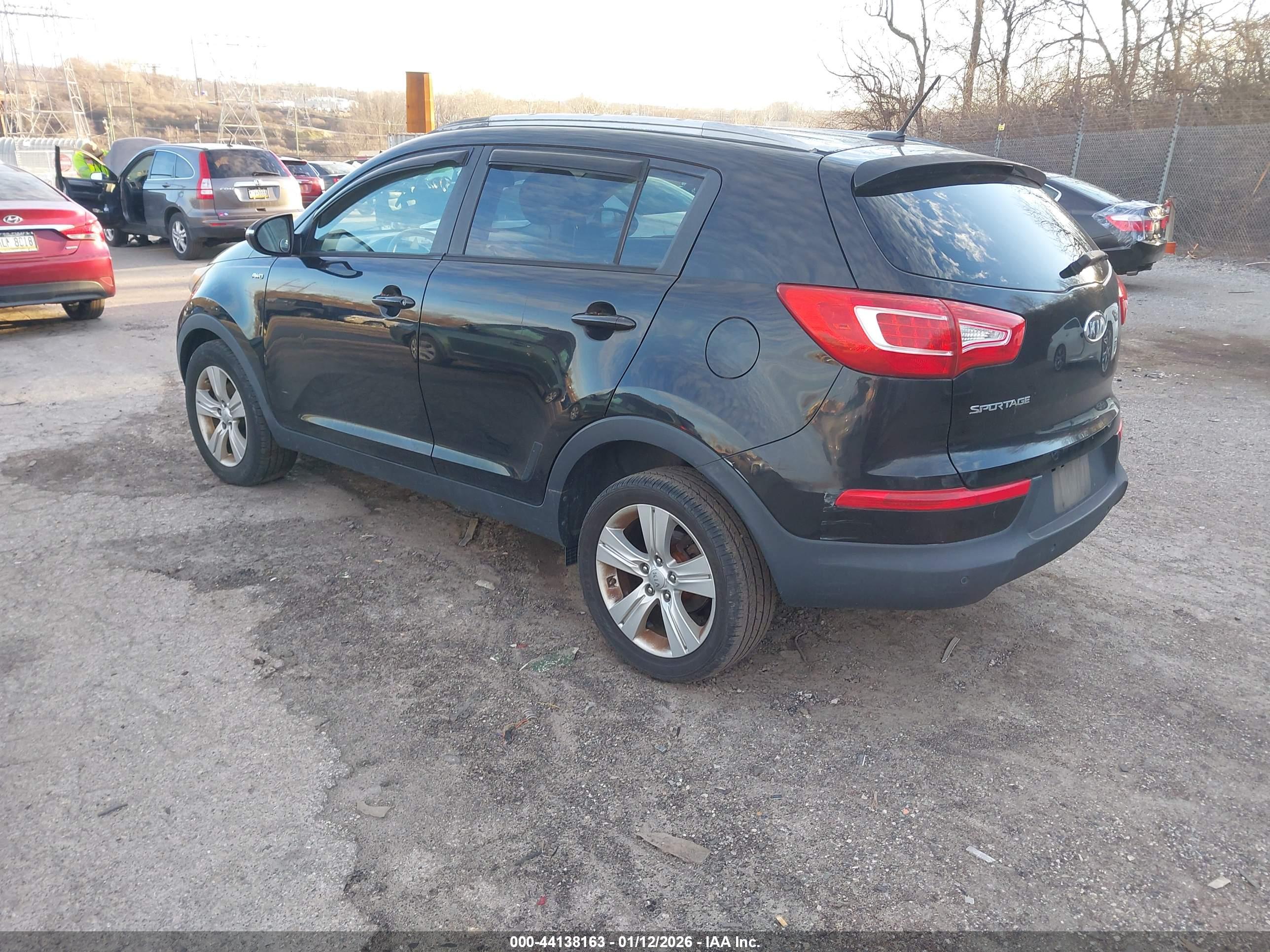KIA SPORTAGE image 3