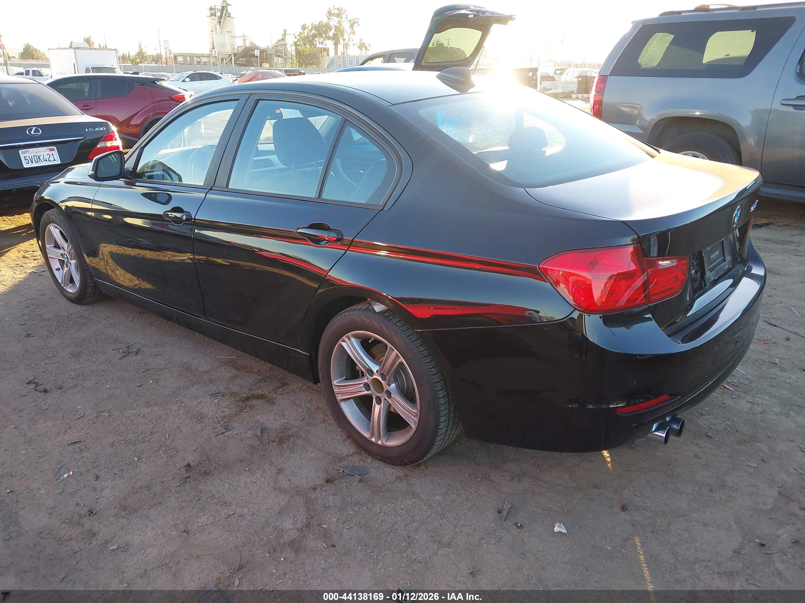 BMW 328I image 3