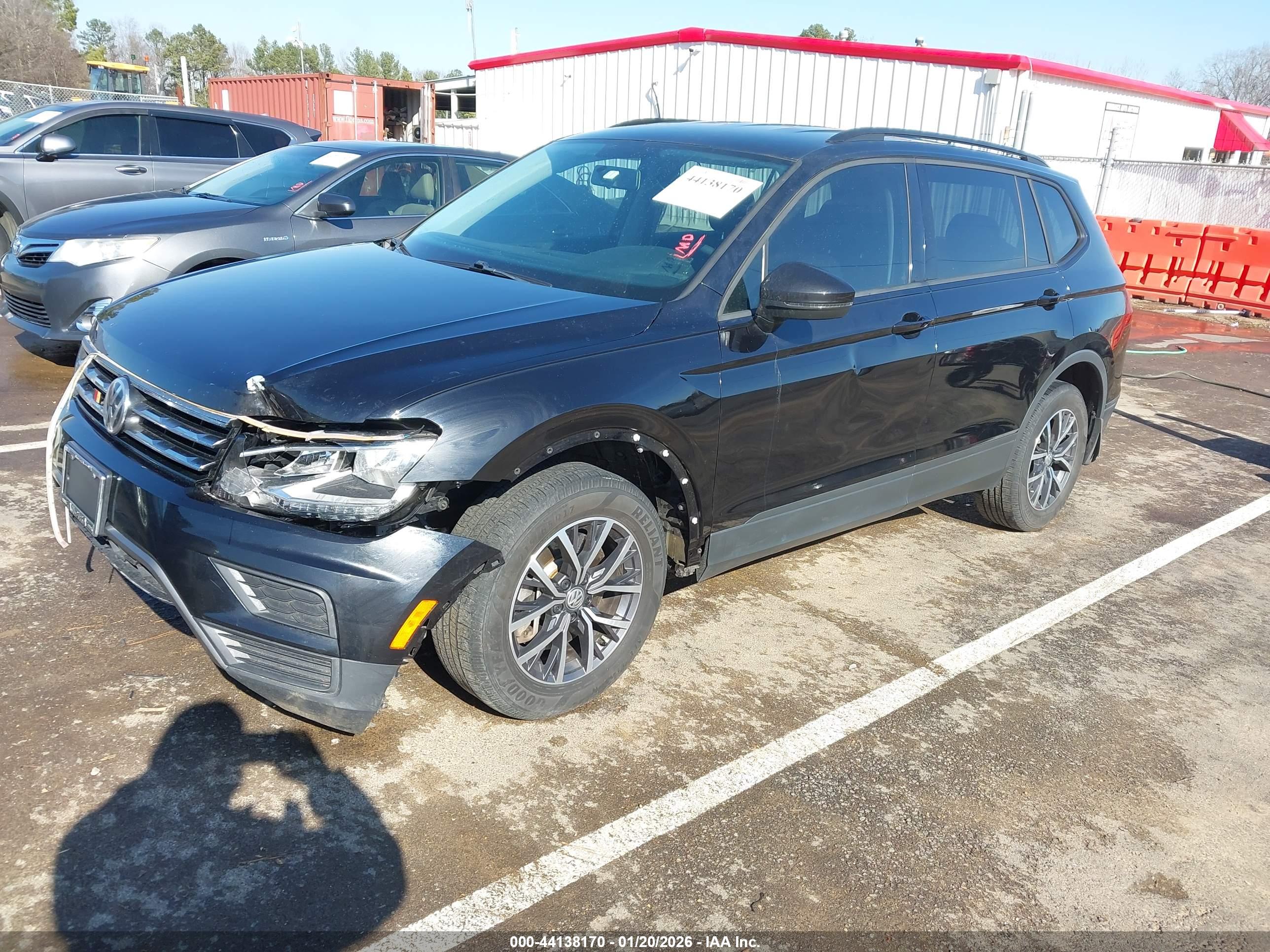 VOLKSWAGEN TIGUAN image 2