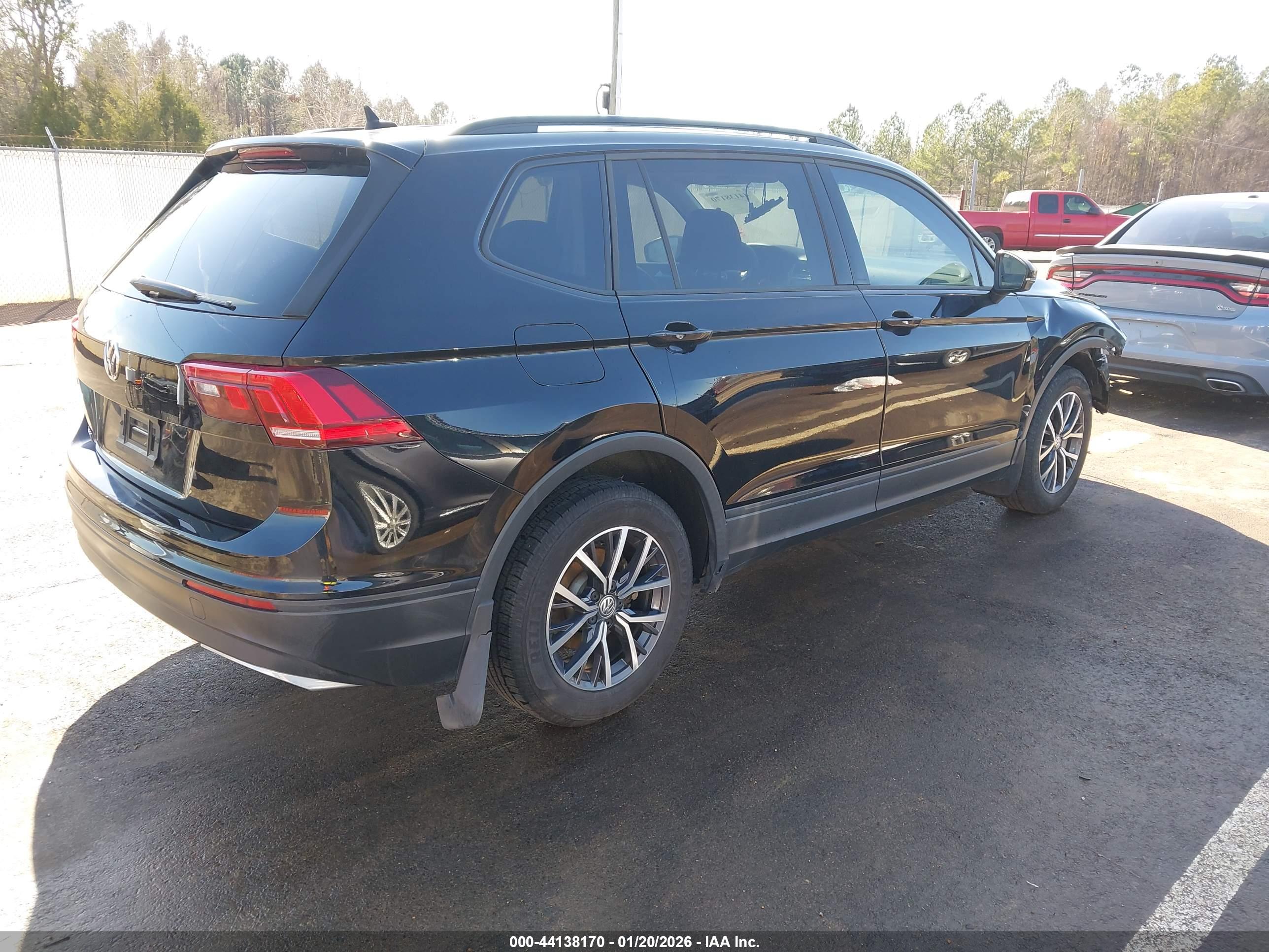VOLKSWAGEN TIGUAN image 4