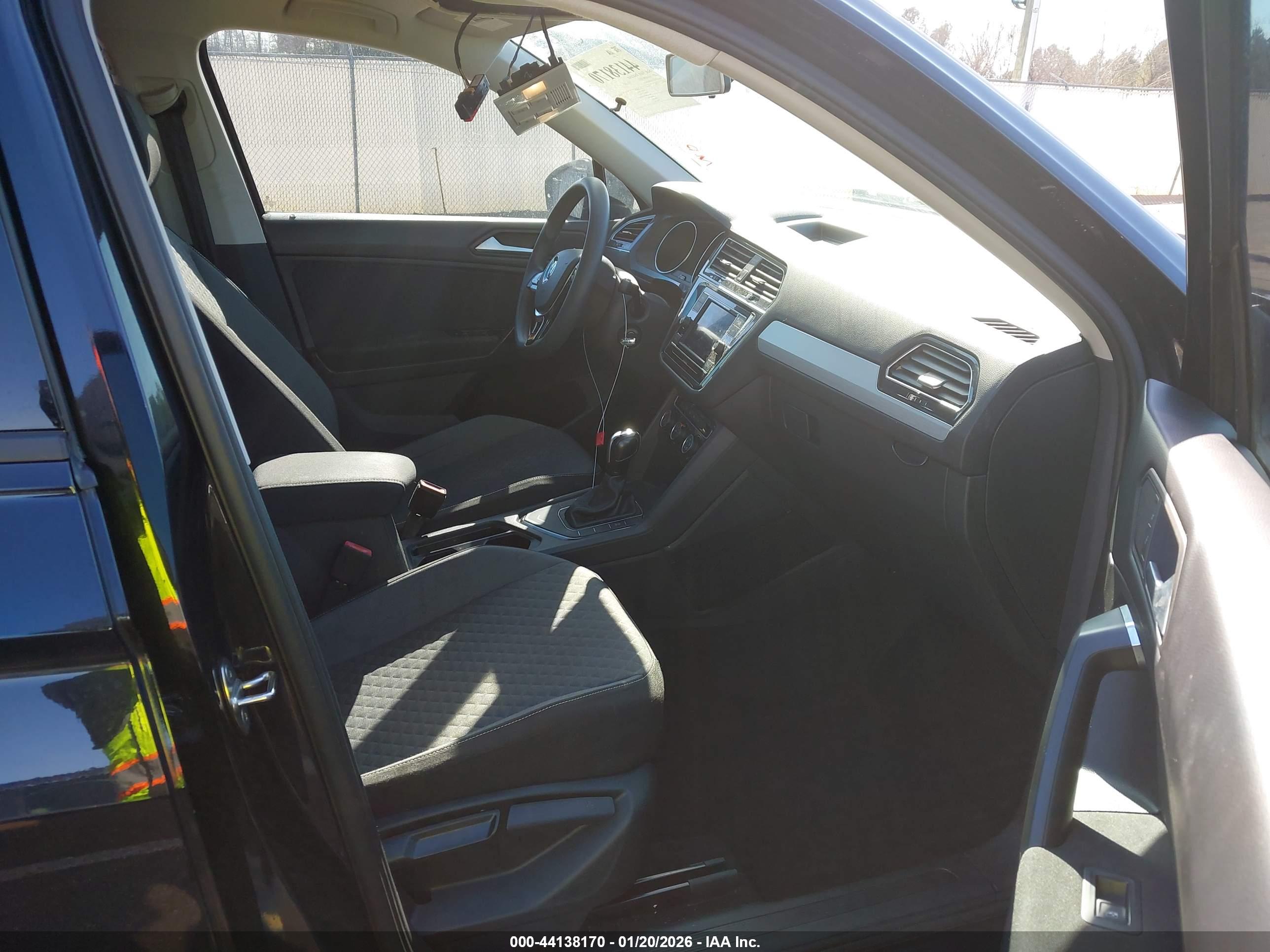 VOLKSWAGEN TIGUAN image 5