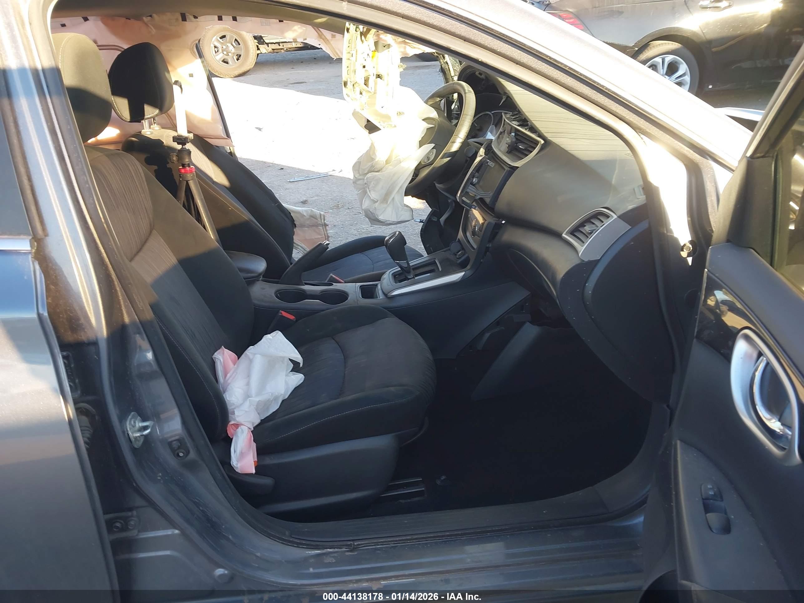NISSAN SENTRA image 5