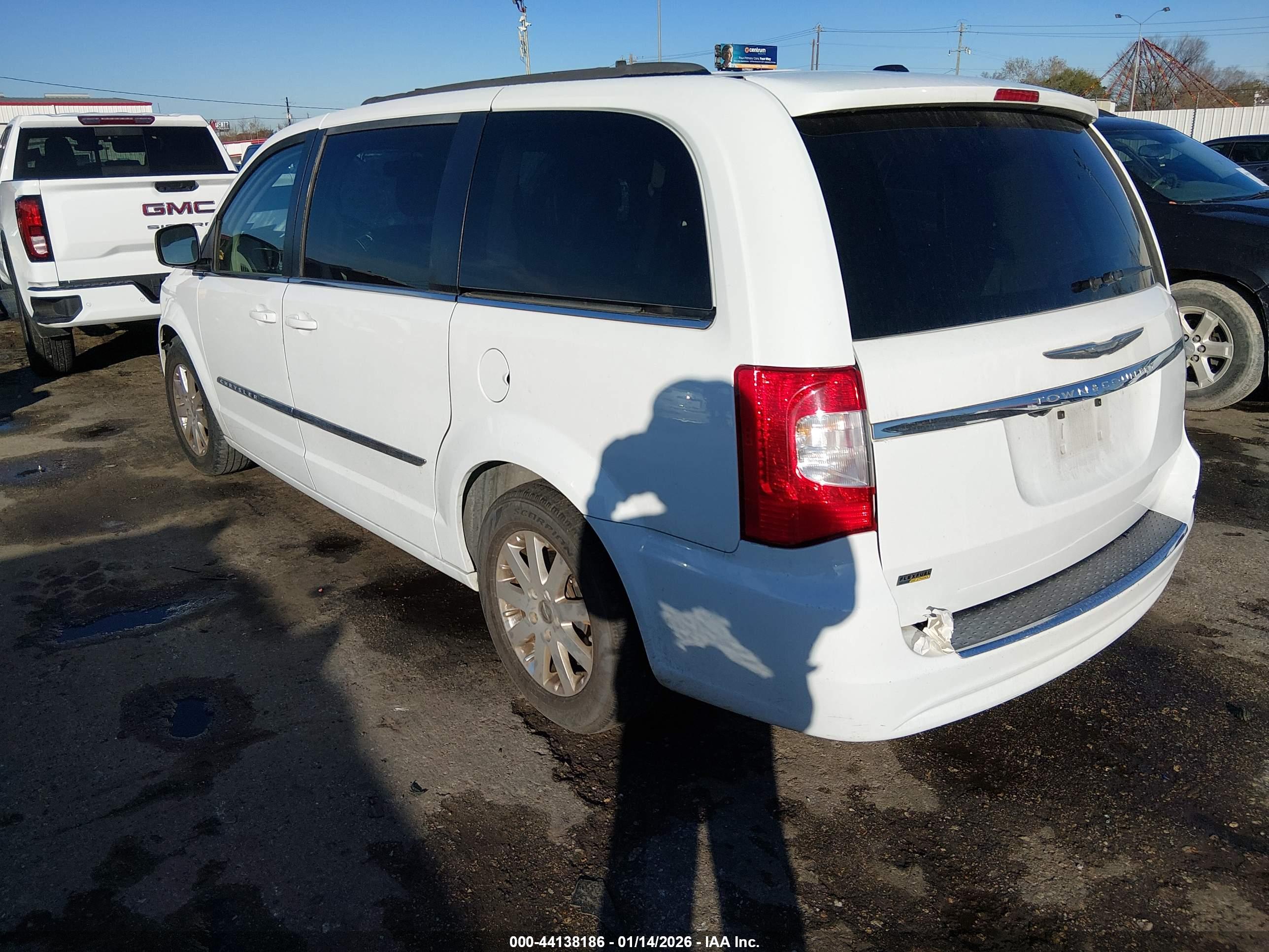 CHRYSLER TOWN image 3