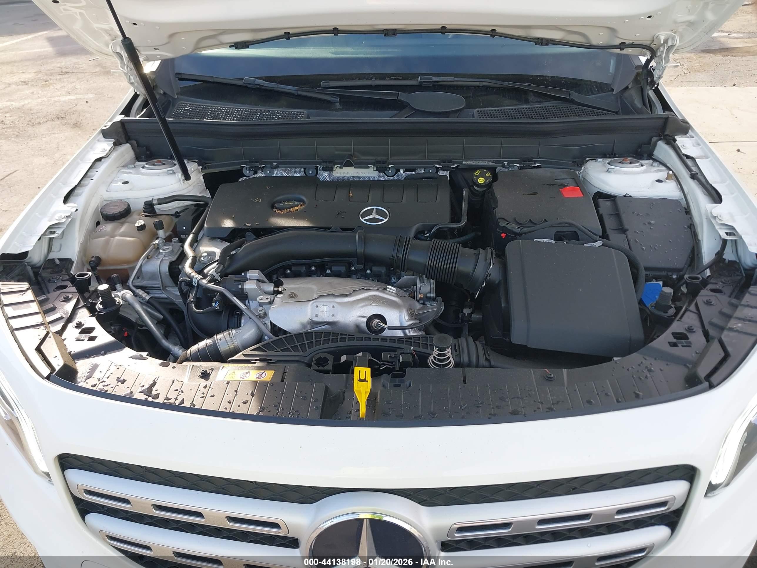 MERCEDES-BENZ GLB image 10