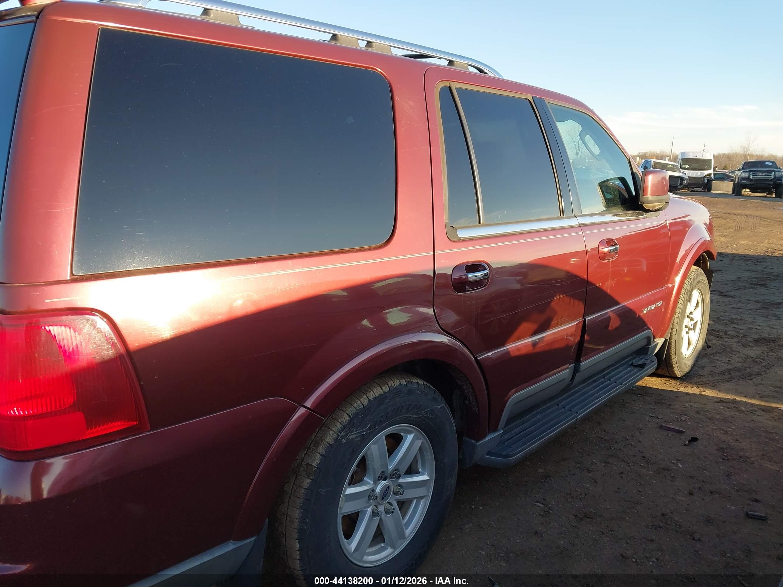 LINCOLN NAVIGATOR image 4