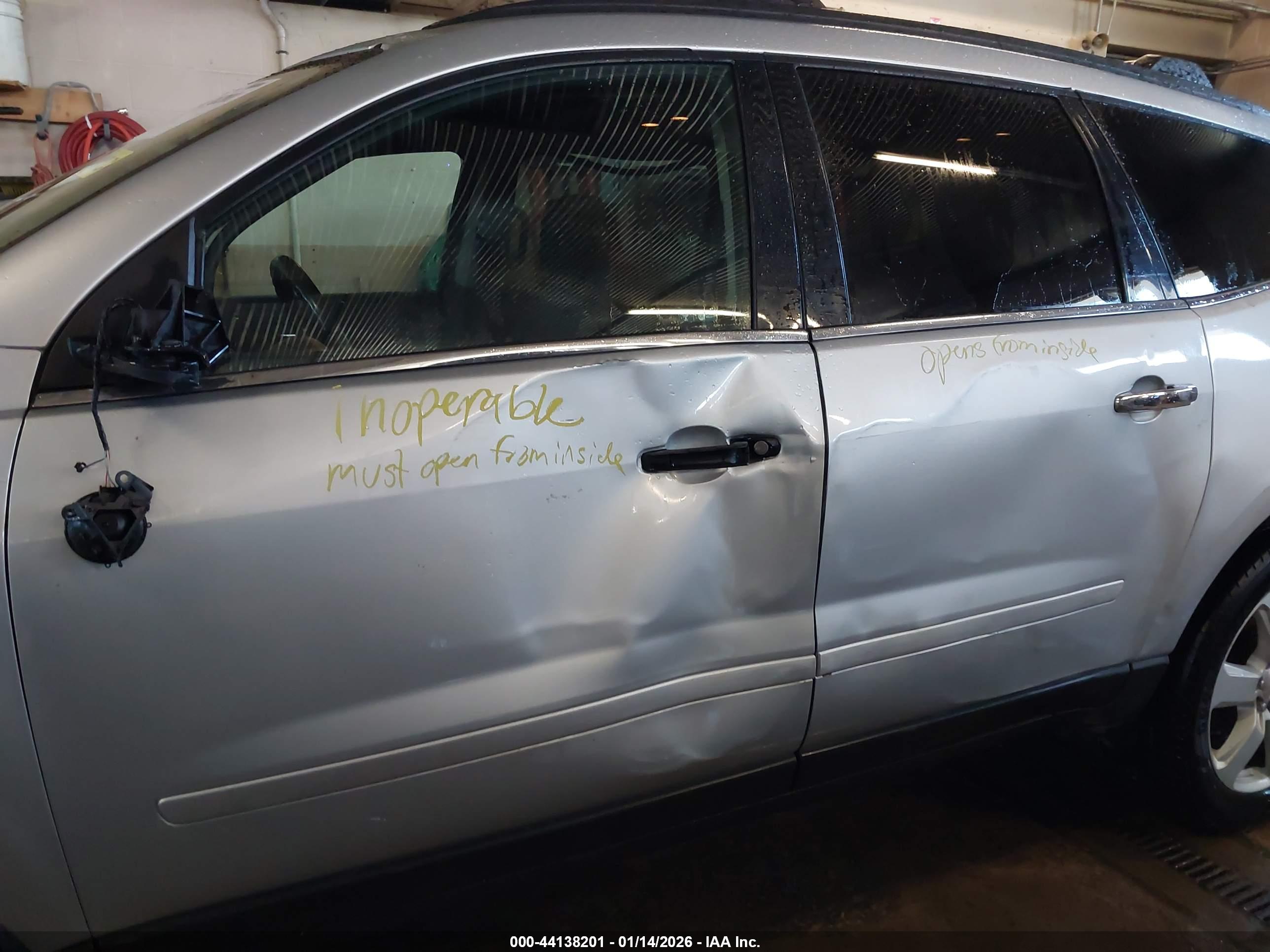 CHEVROLET TRAVERSE image 6