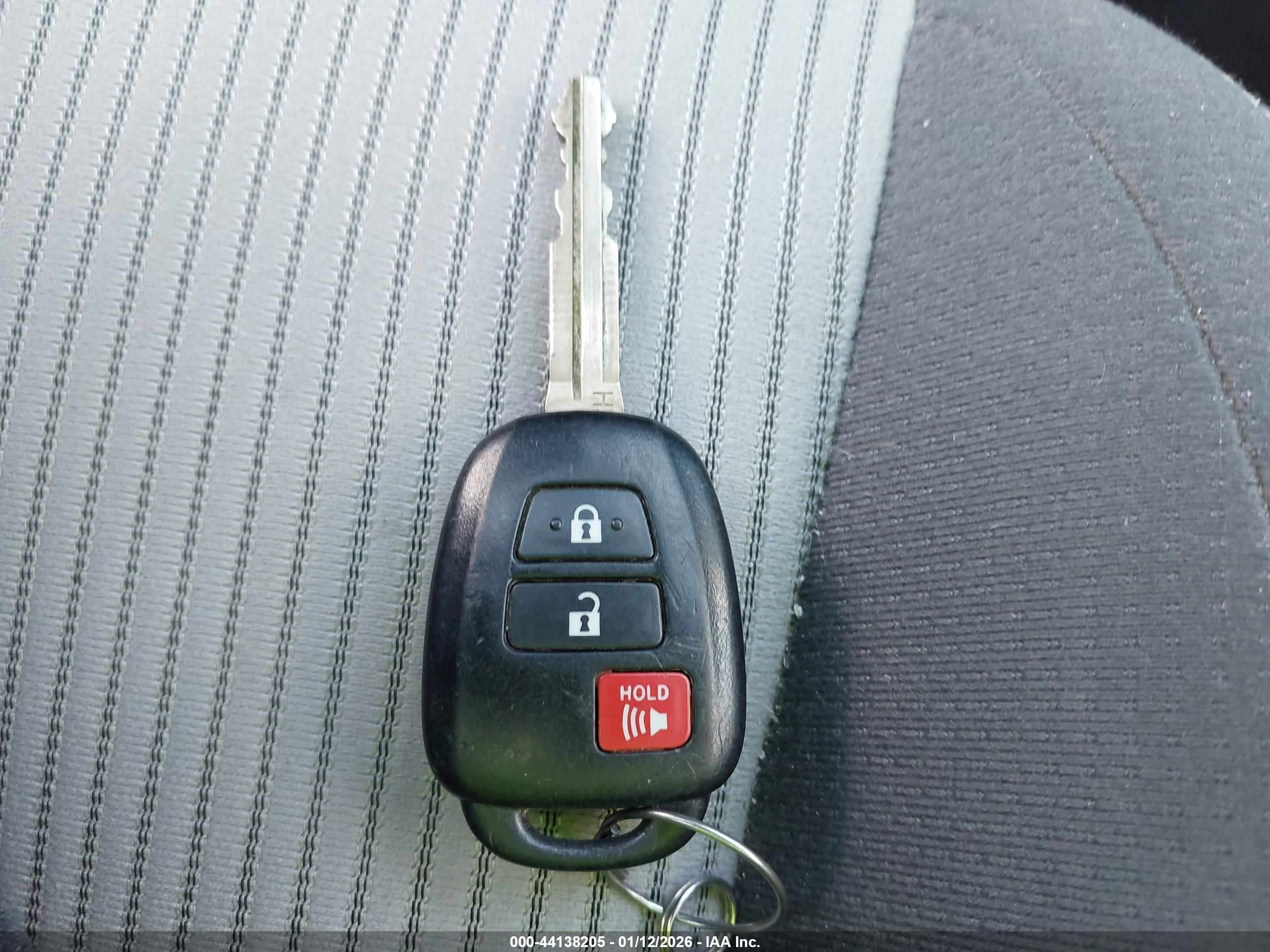 TOYOTA RAV4 image 11