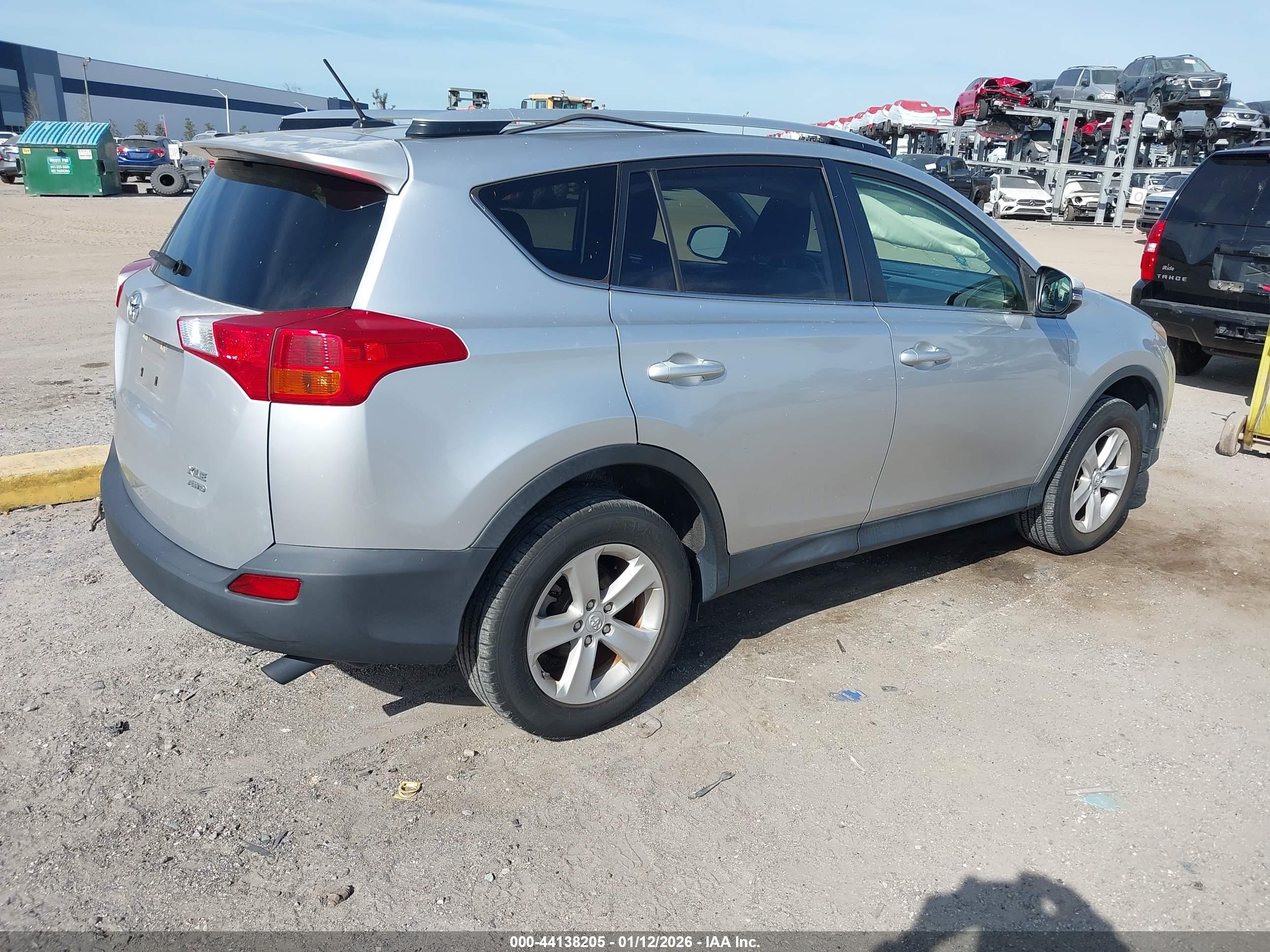 TOYOTA RAV4 image 4