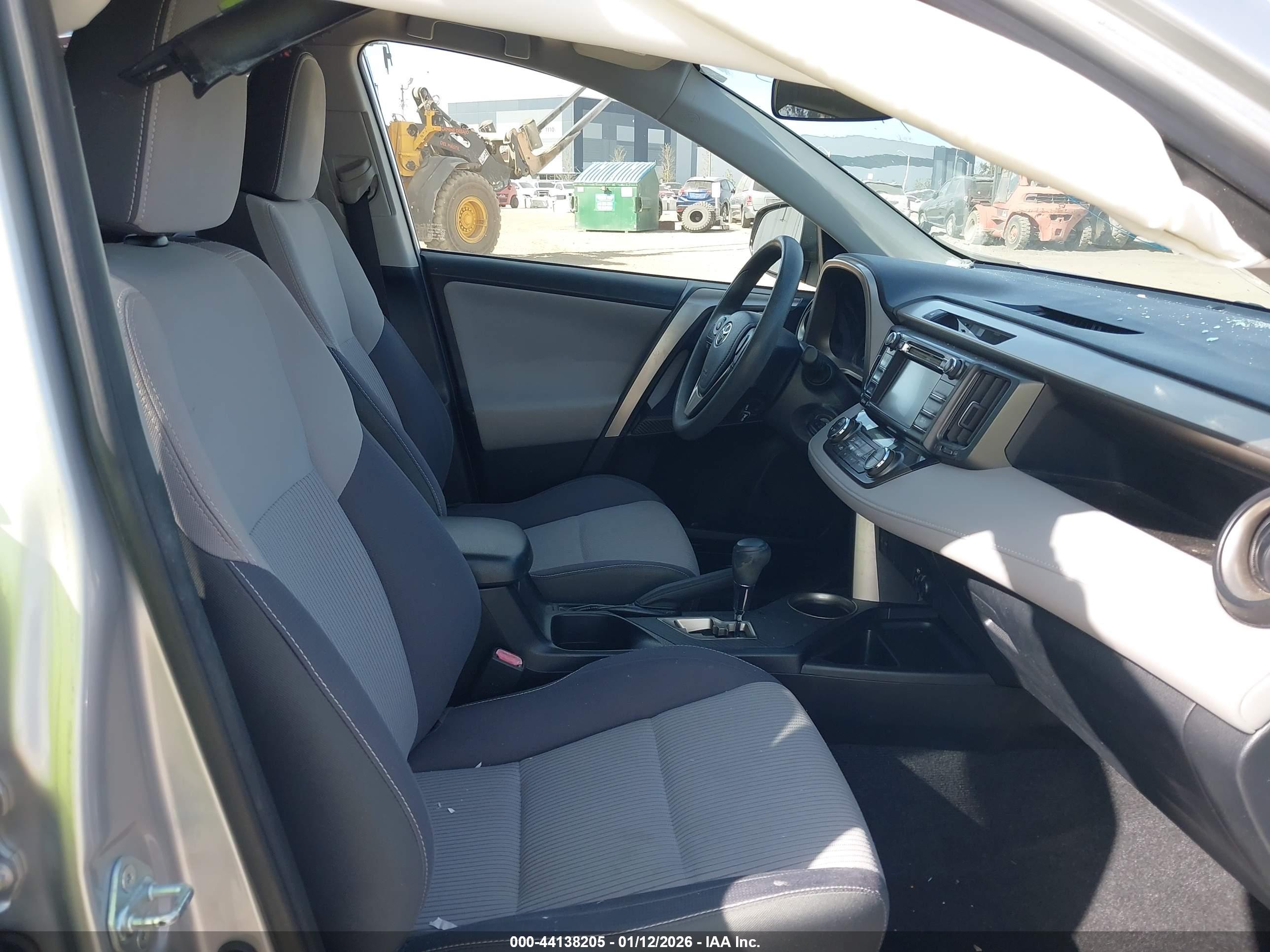TOYOTA RAV4 image 5